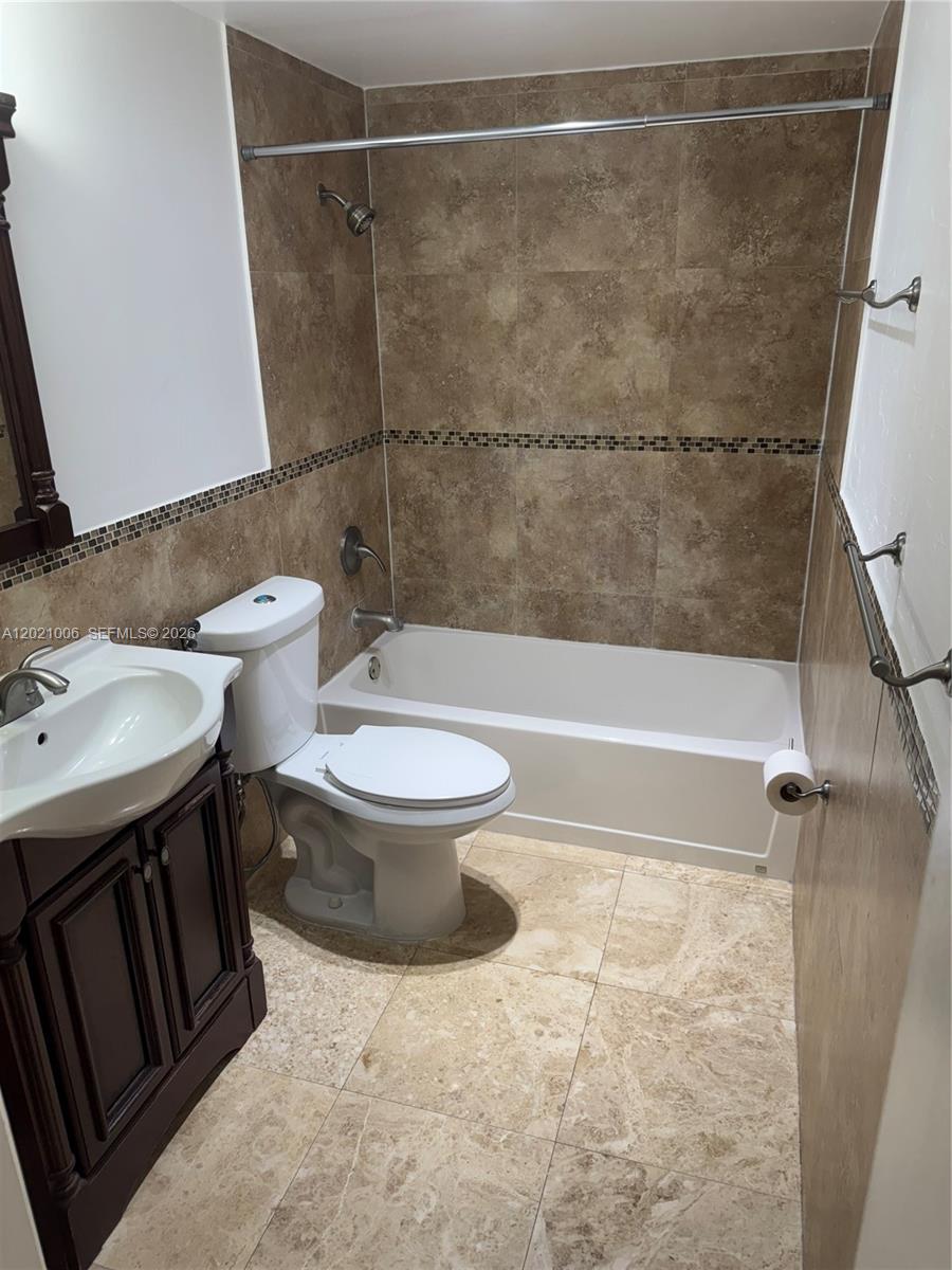 208 1 / 2 830 sq. ft. $ 2026-05-18 0 Photo