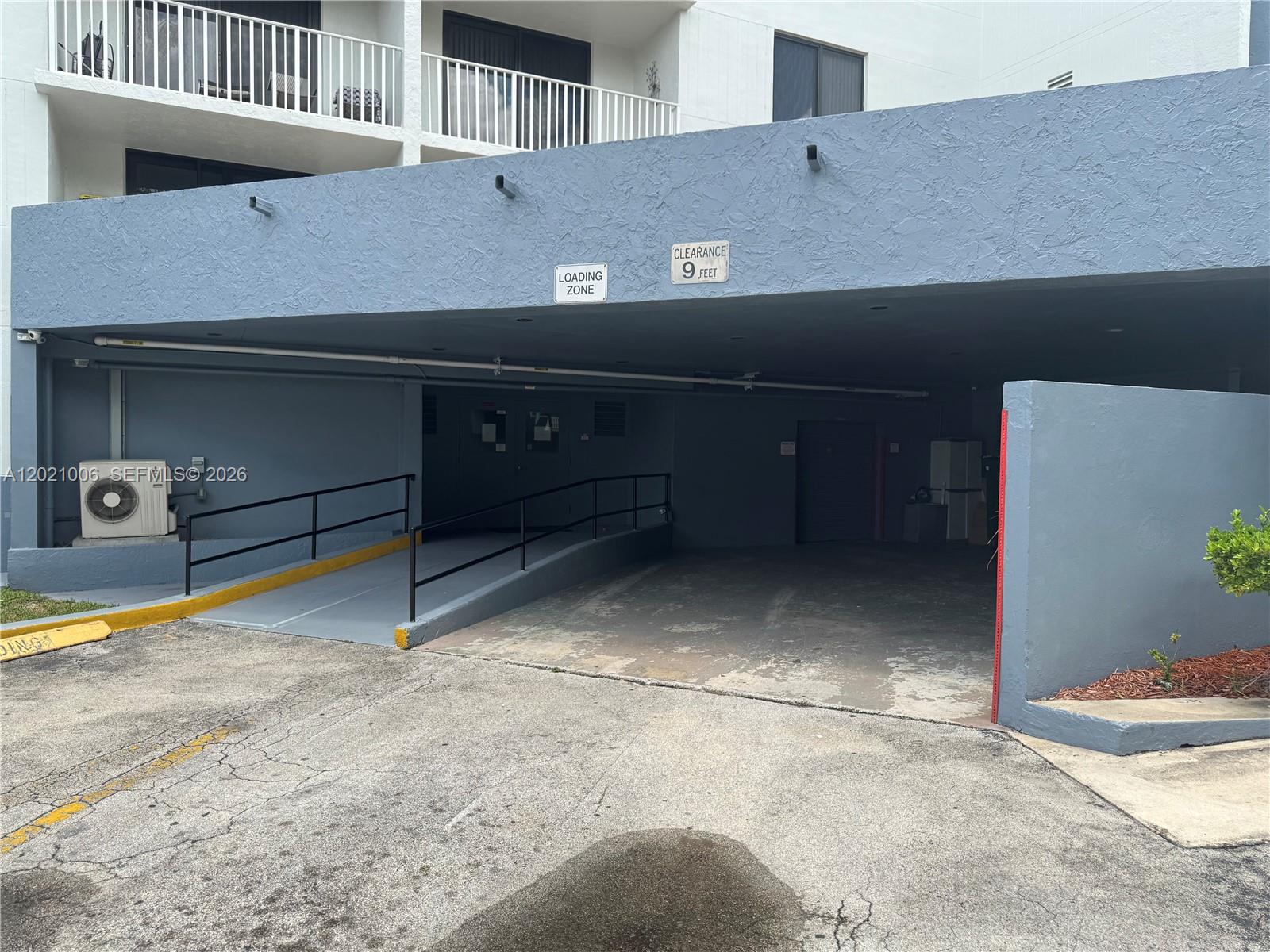 208 1 / 2 830 sq. ft. $ 2026-05-18 0 Photo