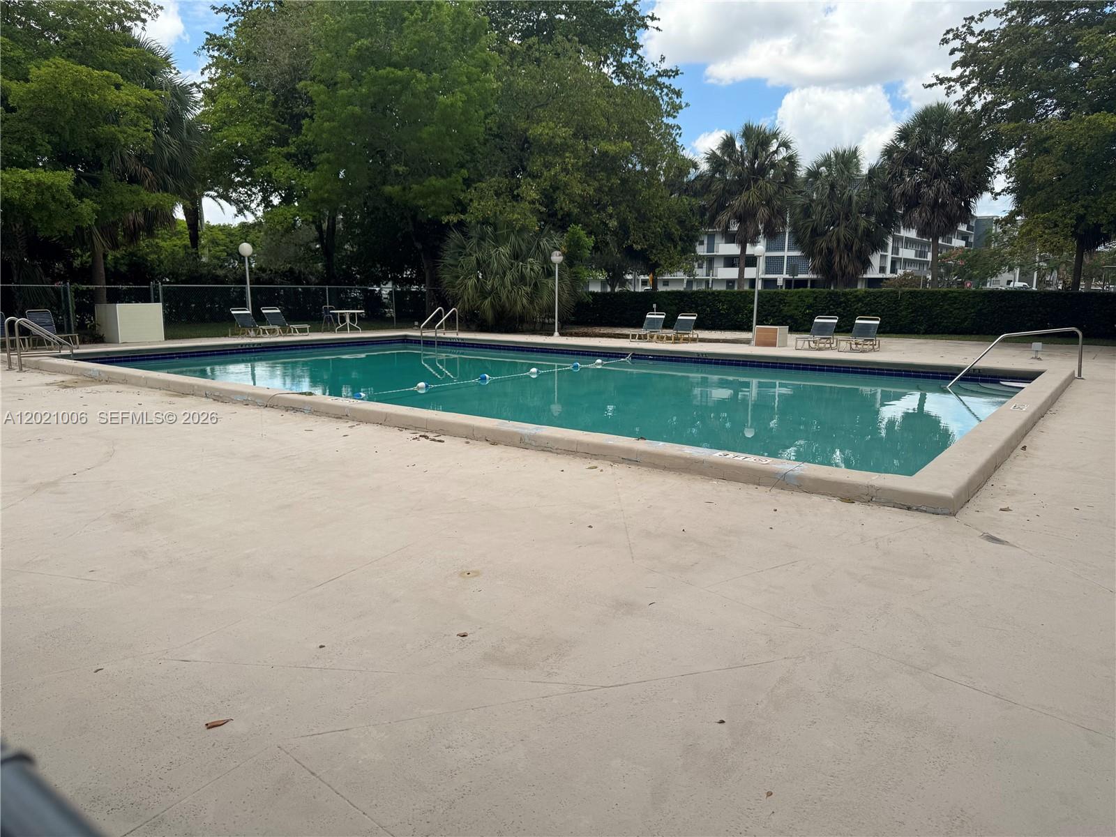 208 1 / 2 830 sq. ft. $ 2026-05-18 0 Photo