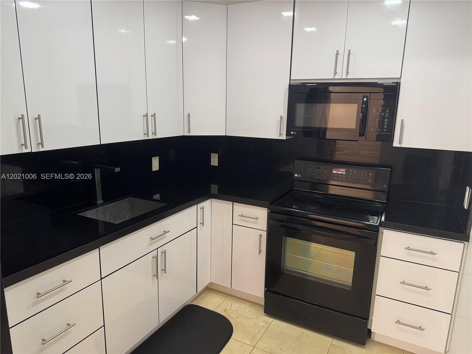 208 1 / 2 830 sq. ft. $ 2026-05-18 0 Photo