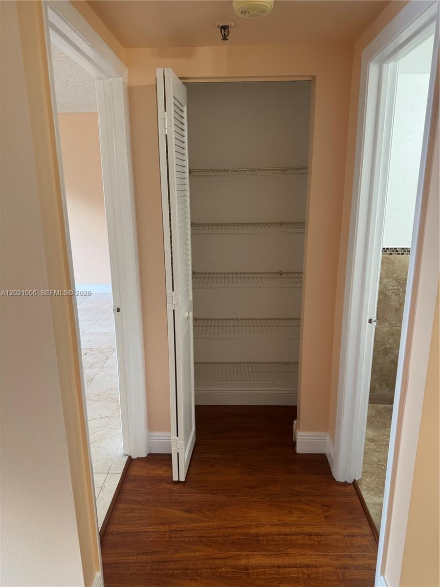 208 1 / 2 830 sq. ft. $ 2026-05-18 0 Photo
