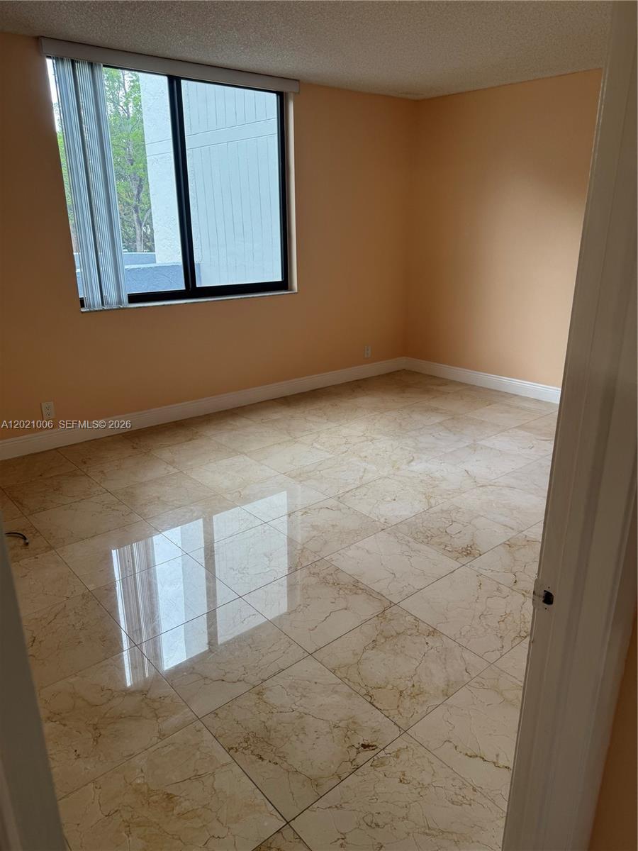 208 1 / 2 830 sq. ft. $ 2026-05-18 0 Photo