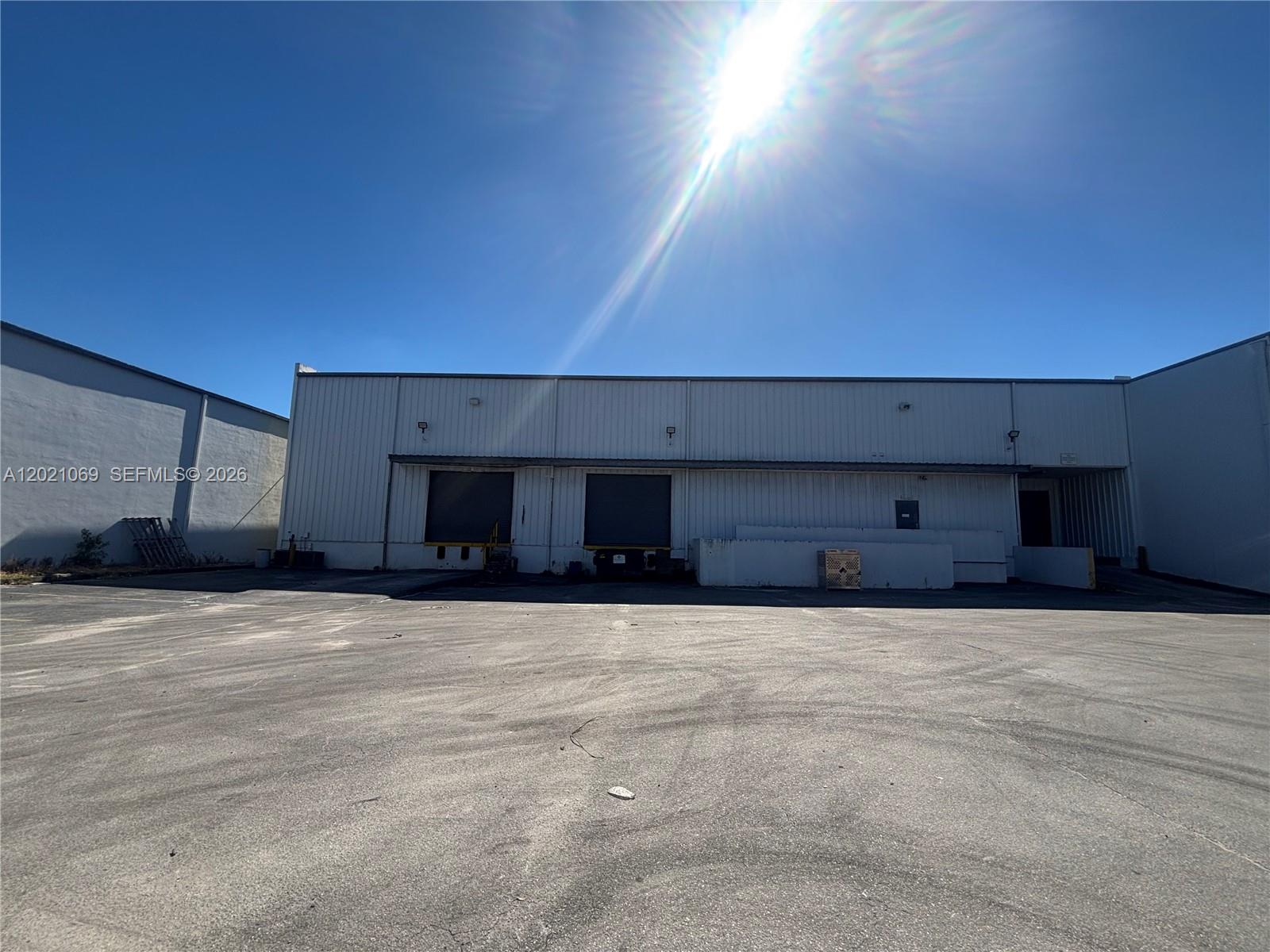 See details / sq. ft. $ 2026-05-18 0 Photo