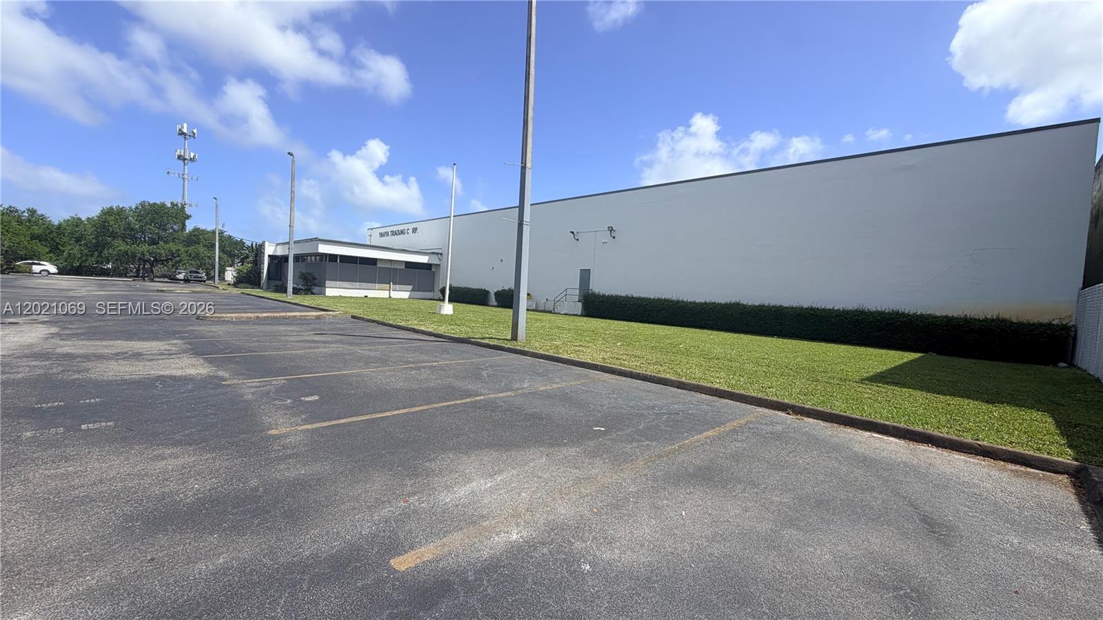 See details / sq. ft. $ 2026-05-18 0 Photo