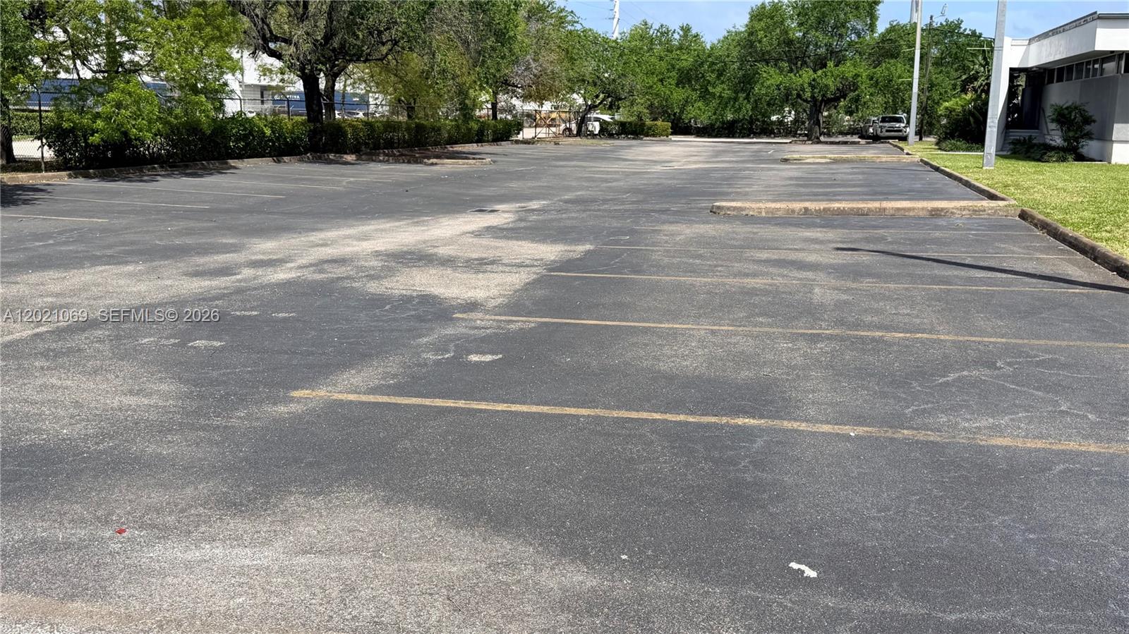 See details / sq. ft. $ 2026-05-18 0 Photo