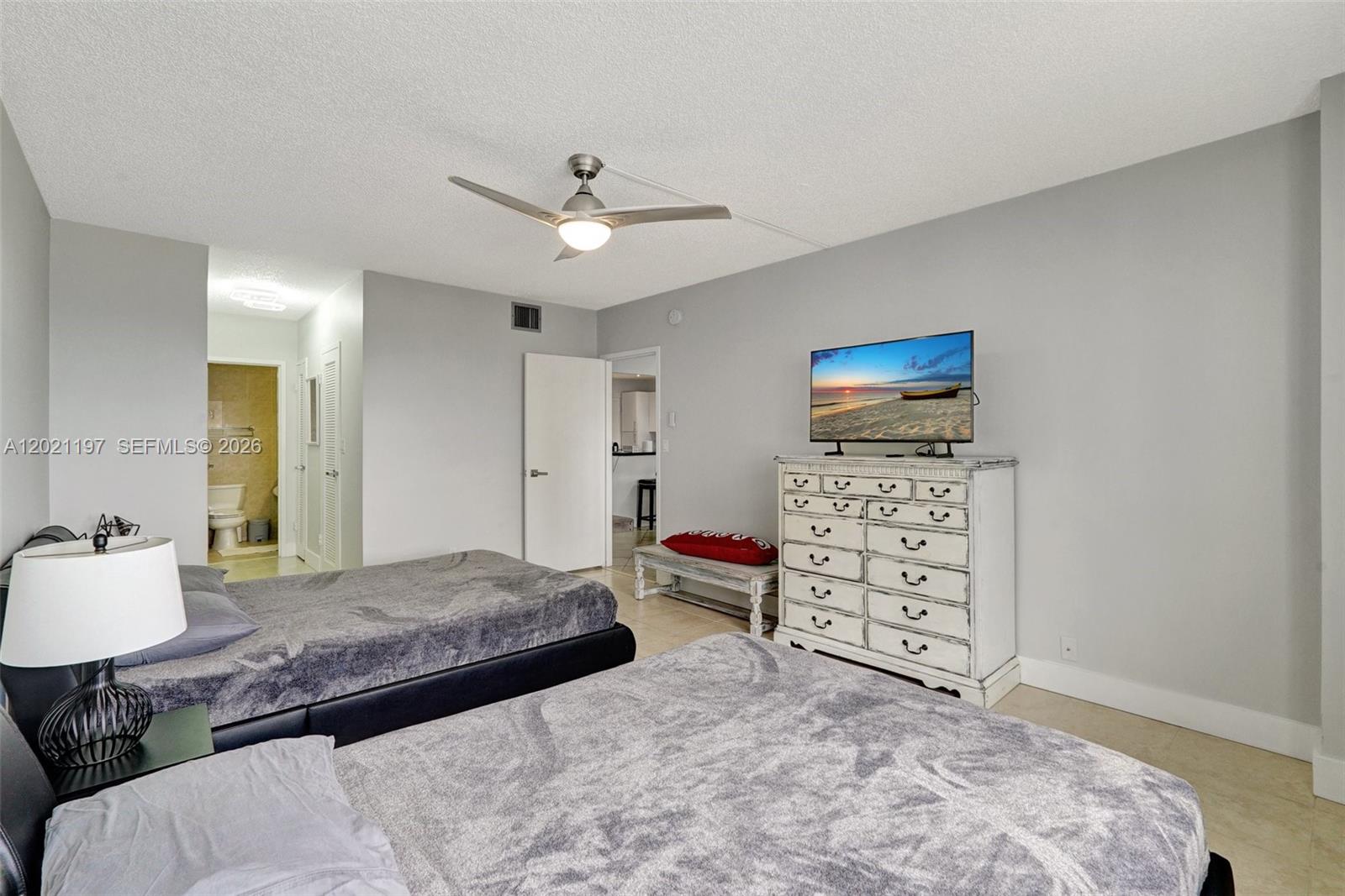 Photo of 3725 Ocean Dr #812, Hollywood, Florida, 33019 -