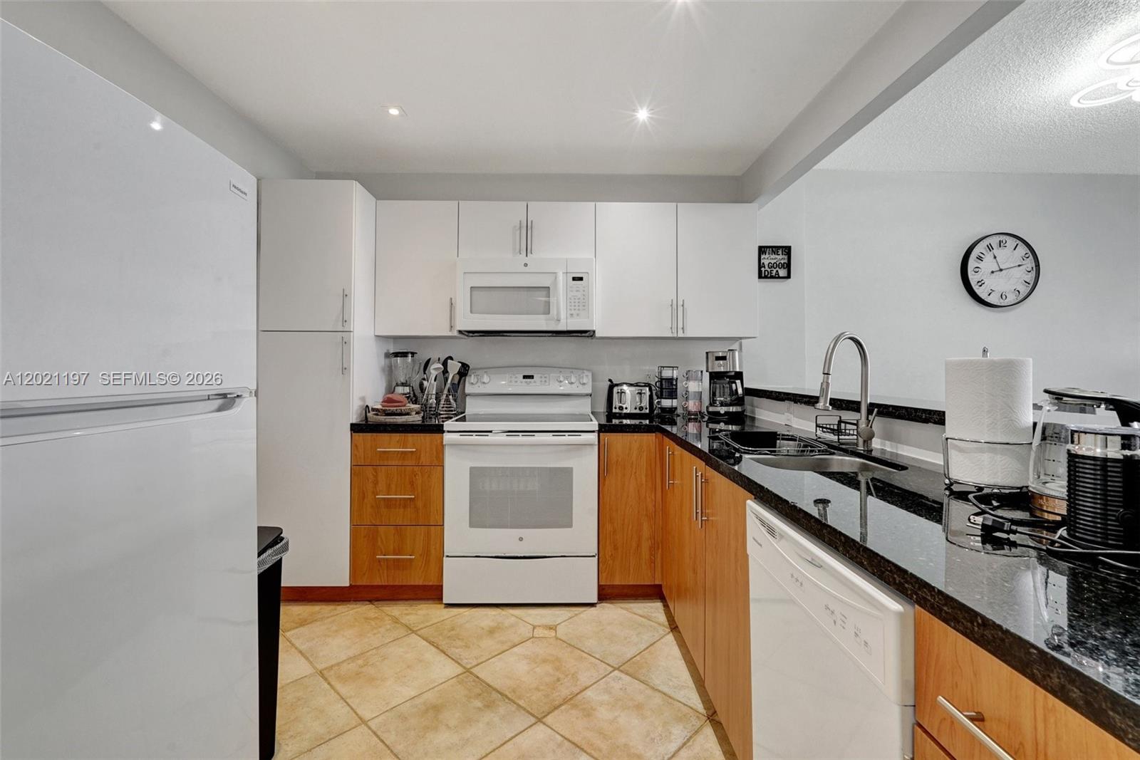 Photo of 3725 Ocean Dr #812, Hollywood, Florida, 33019 -