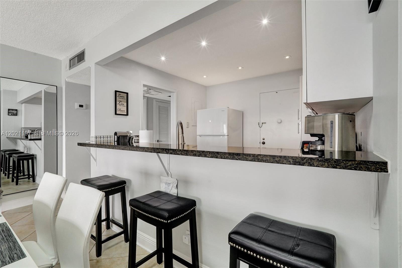 Photo of 3725 Ocean Dr #812, Hollywood, Florida, 33019 -