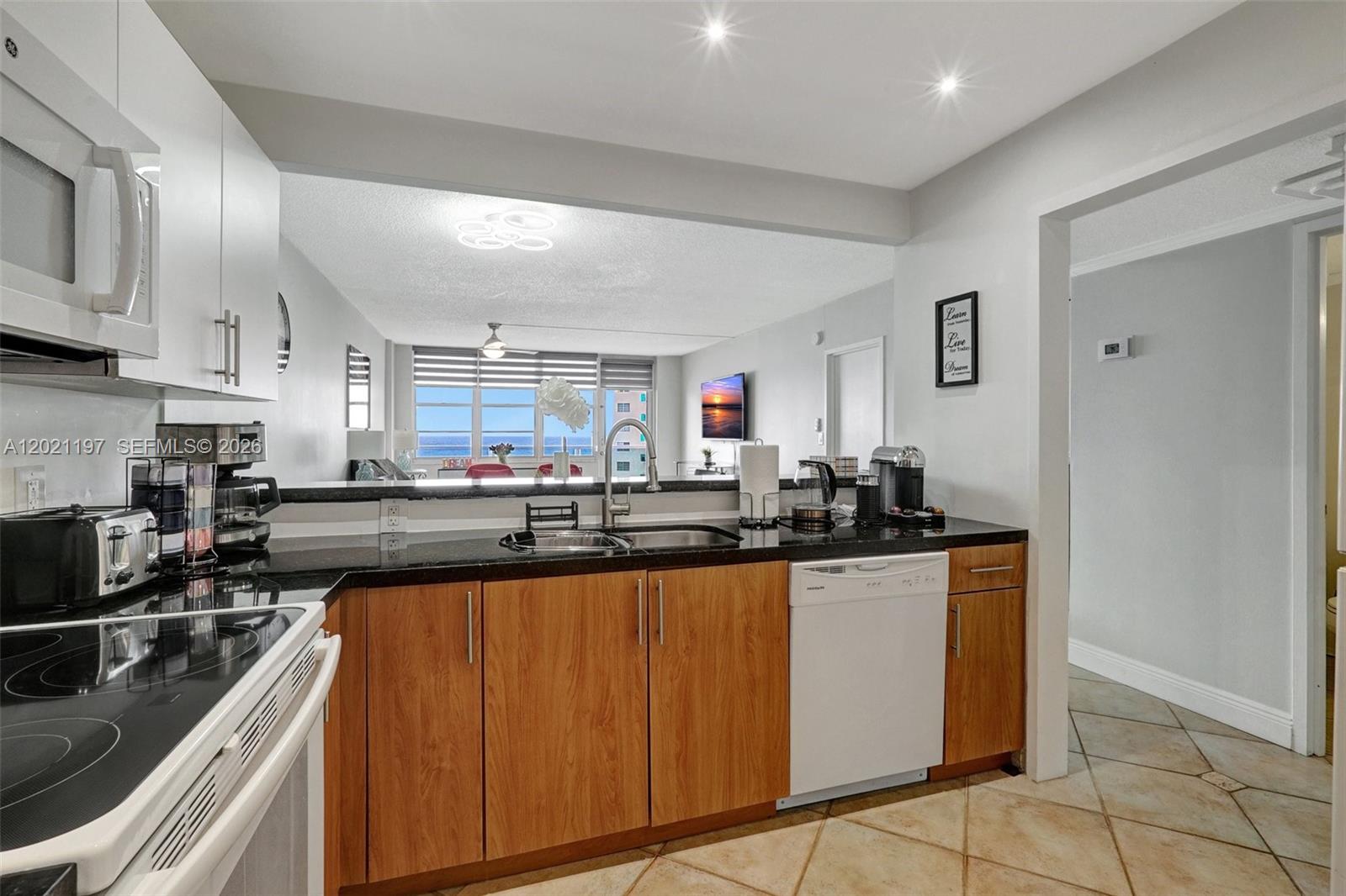 Photo of 3725 Ocean Dr #812, Hollywood, Florida, 33019 -