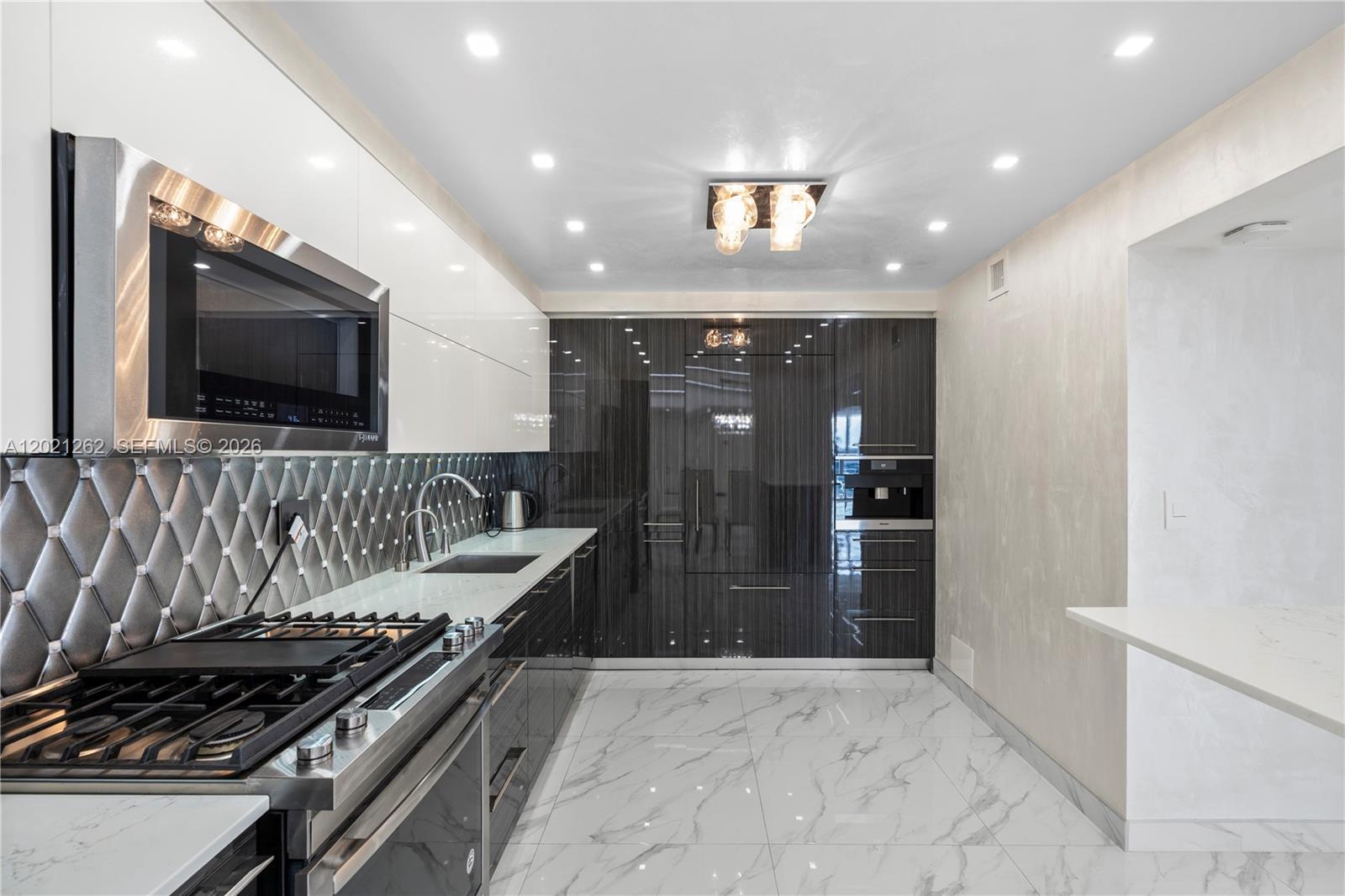 Photo of 2030 Ocean Drive  #2127, Hallandale Beach, Florida, 33009 - 