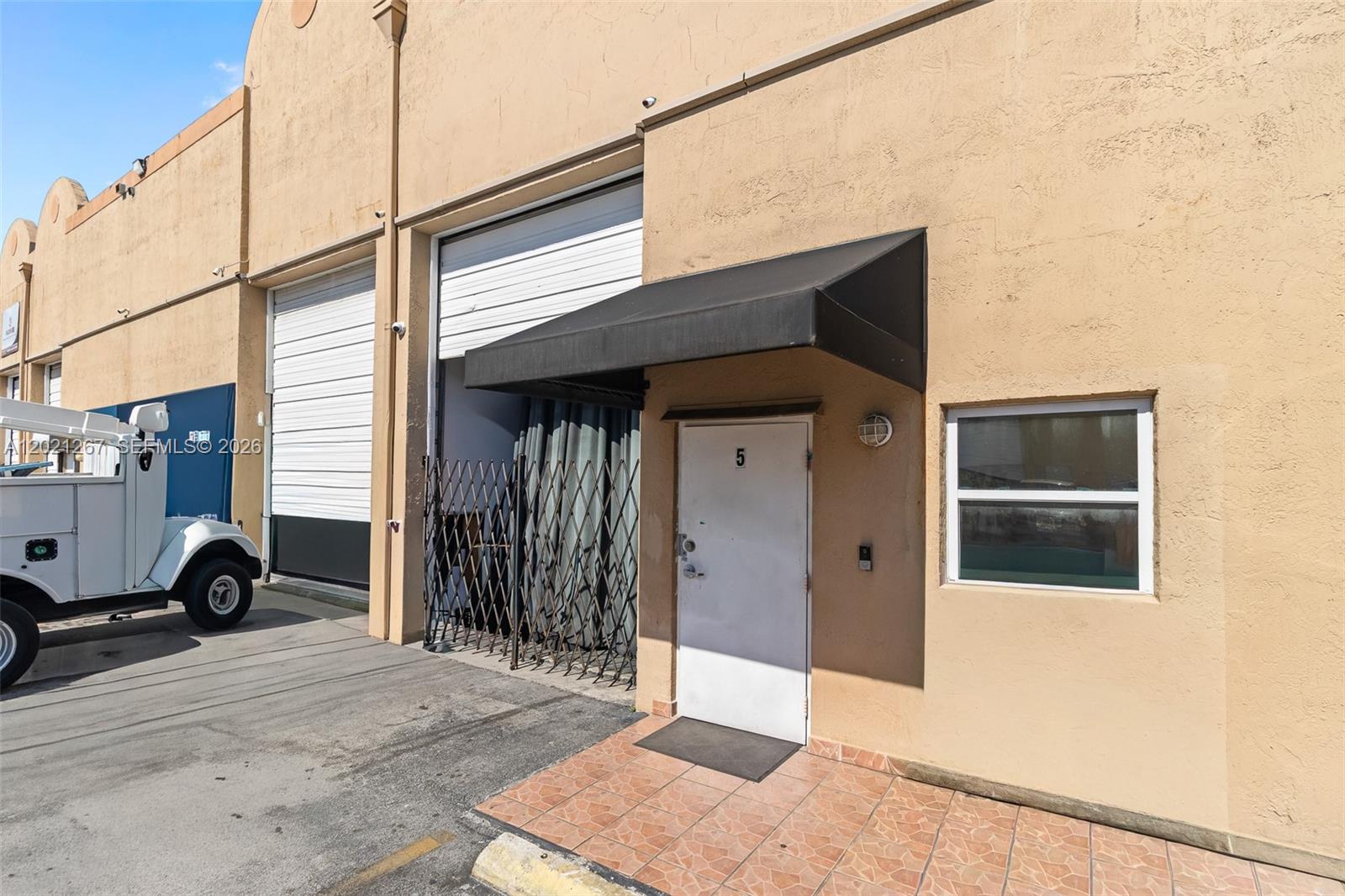 See details / sq. ft. $ 2026-05-18 0 Photo