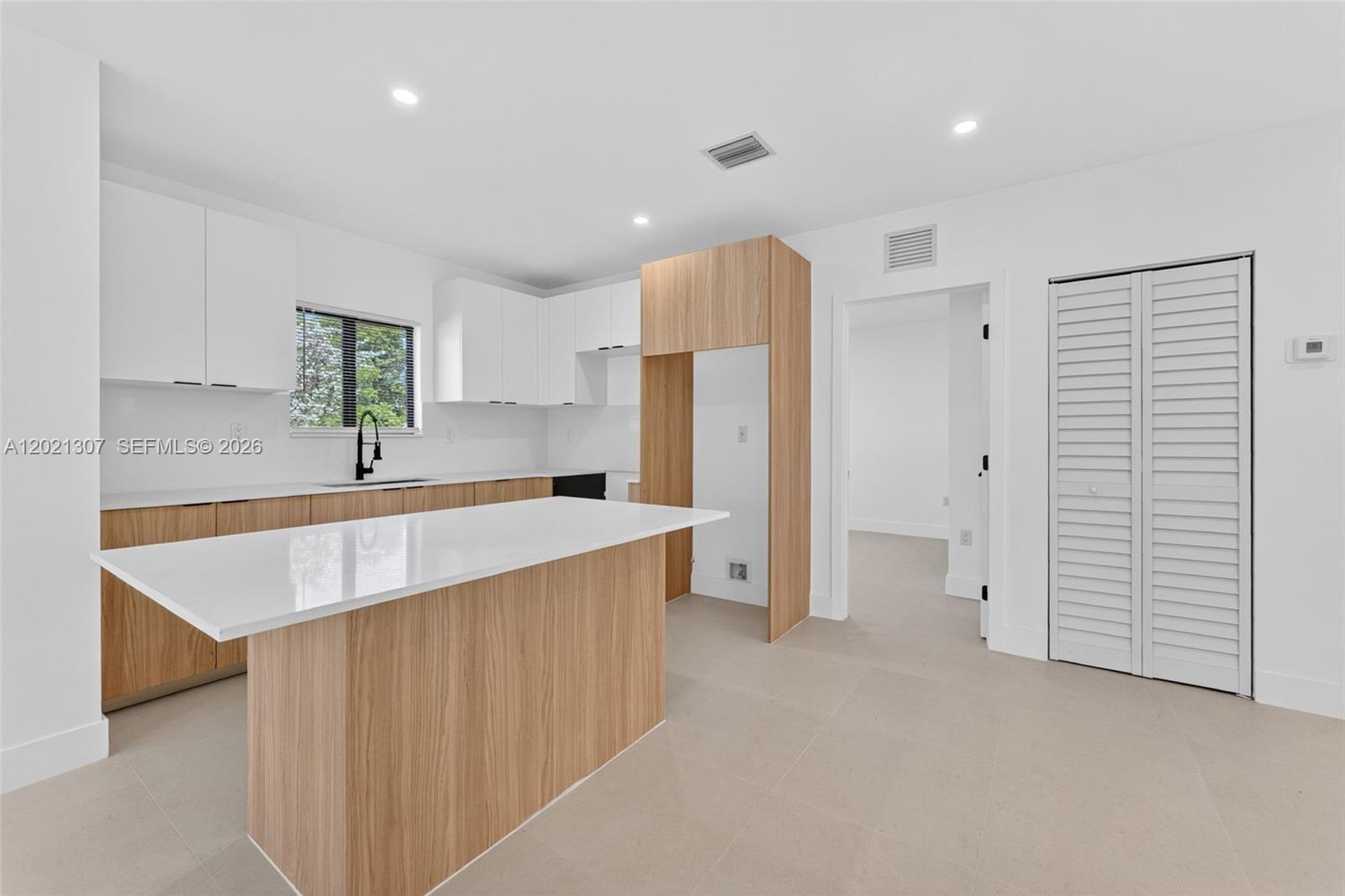 See details / 0 sq. ft. $ 2026-05-18 0 Photo