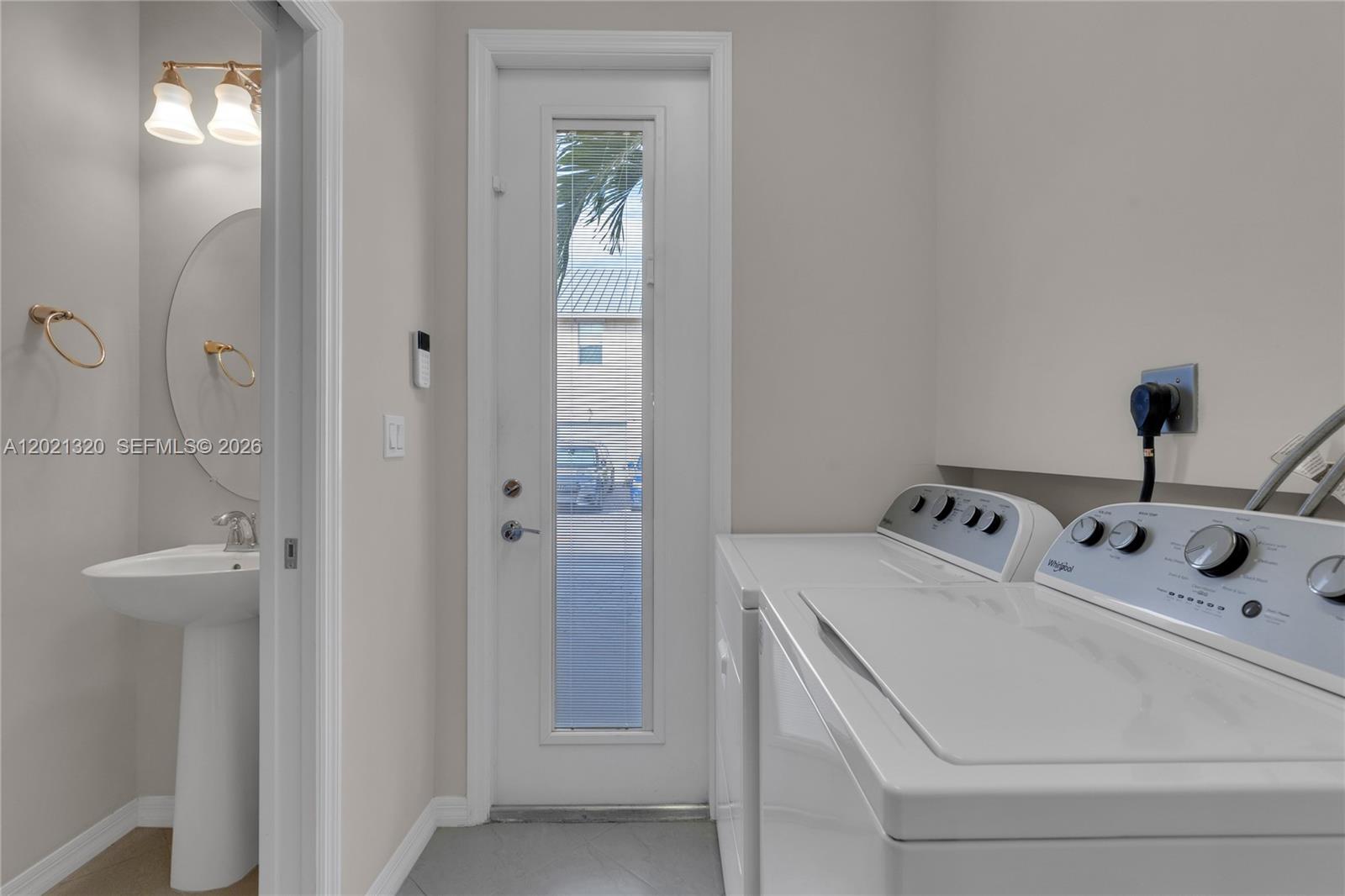 See details 4810 3 / 3 1421 sq. ft. $ 2026-05-18 0 Photo