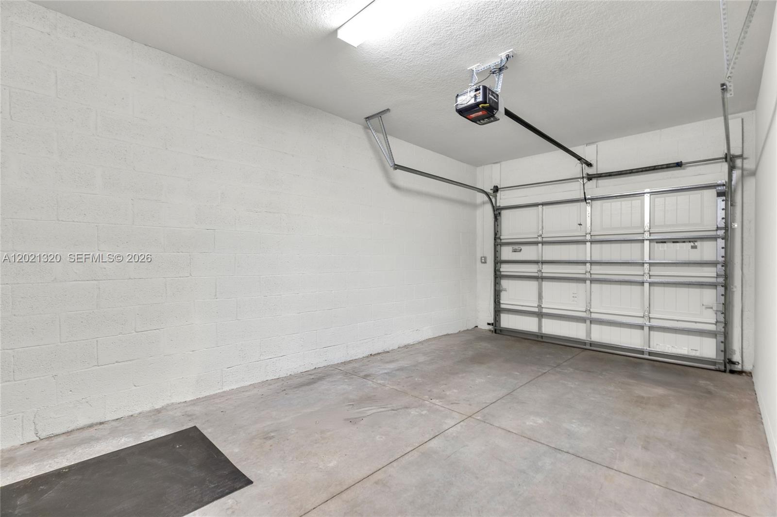 See details 4810 3 / 3 1421 sq. ft. $ 2026-05-18 0 Photo