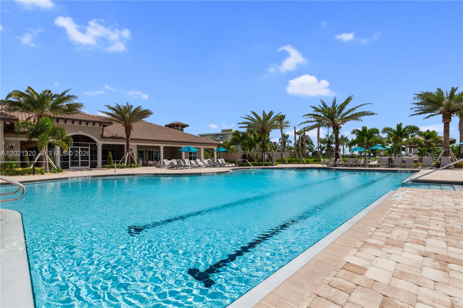 See details 4810 3 / 3 1421 sq. ft. $ 2026-05-18 0 Photo