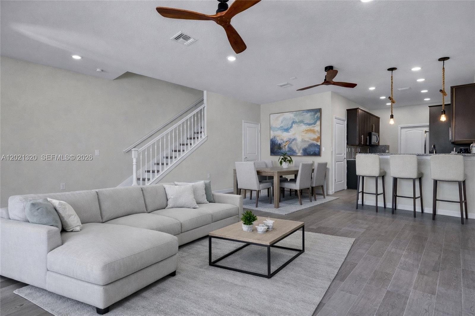 See details 4810 3 / 3 1421 sq. ft. $ 2026-05-18 0 Photo