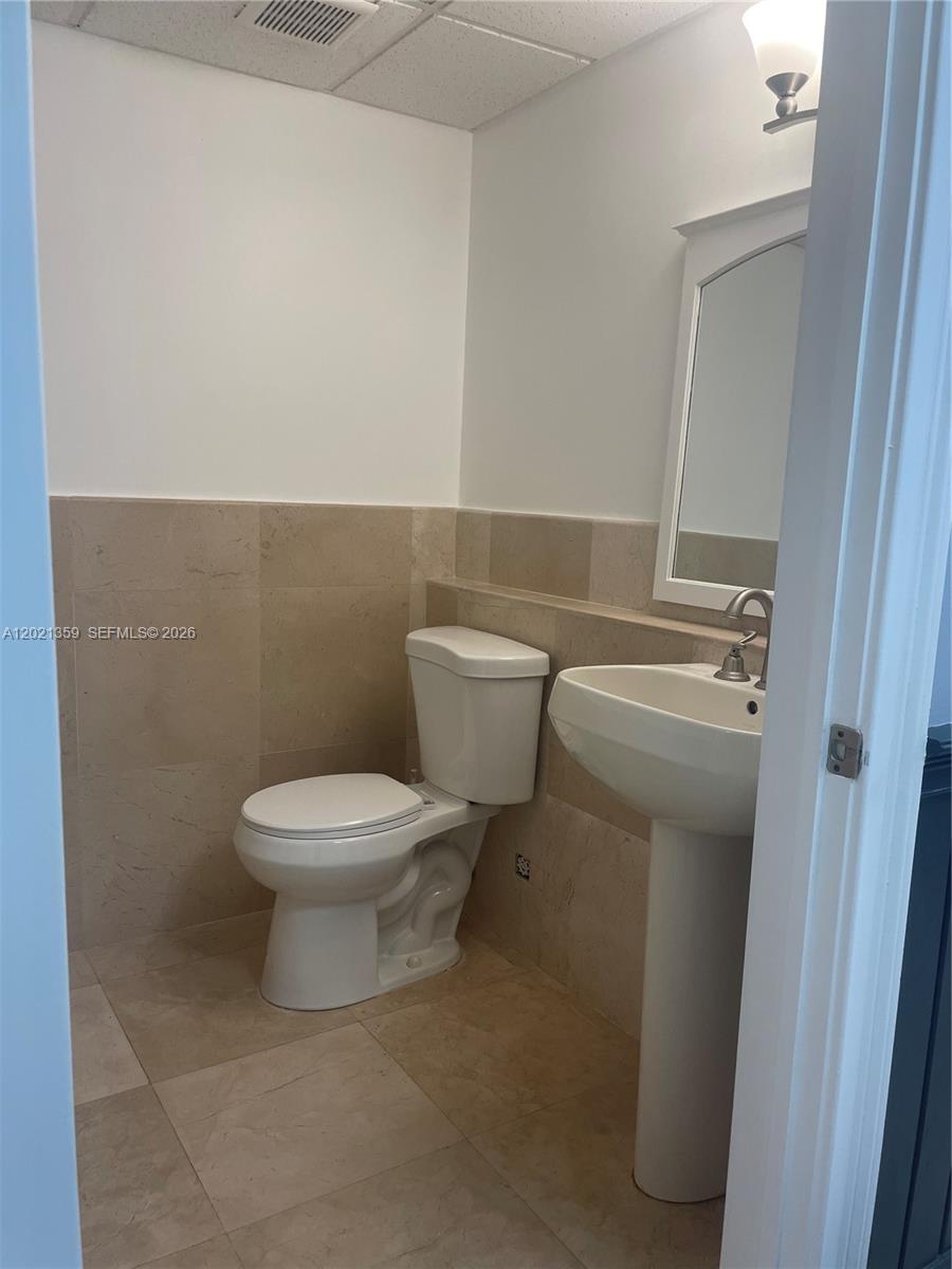 111  /   sq. ft. $ 2026-05-18 0 foto