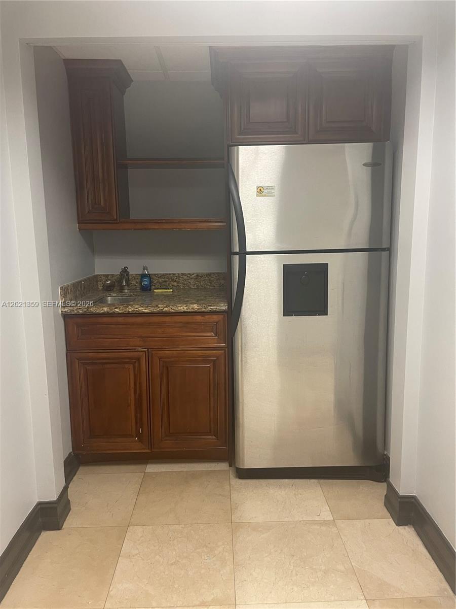 111  /   sq. ft. $ 2026-05-18 0 foto
