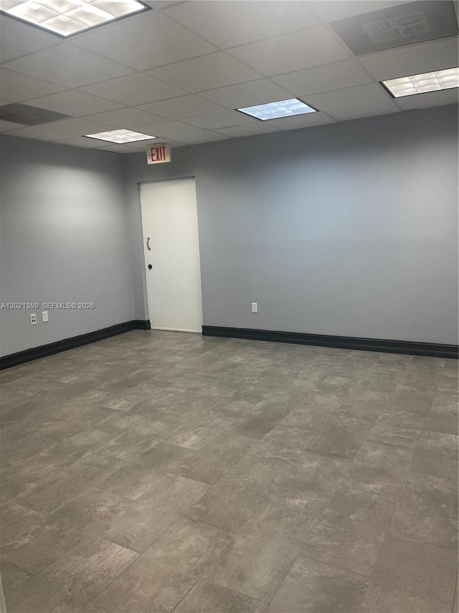 111  /   sq. ft. $ 2026-05-18 0 foto
