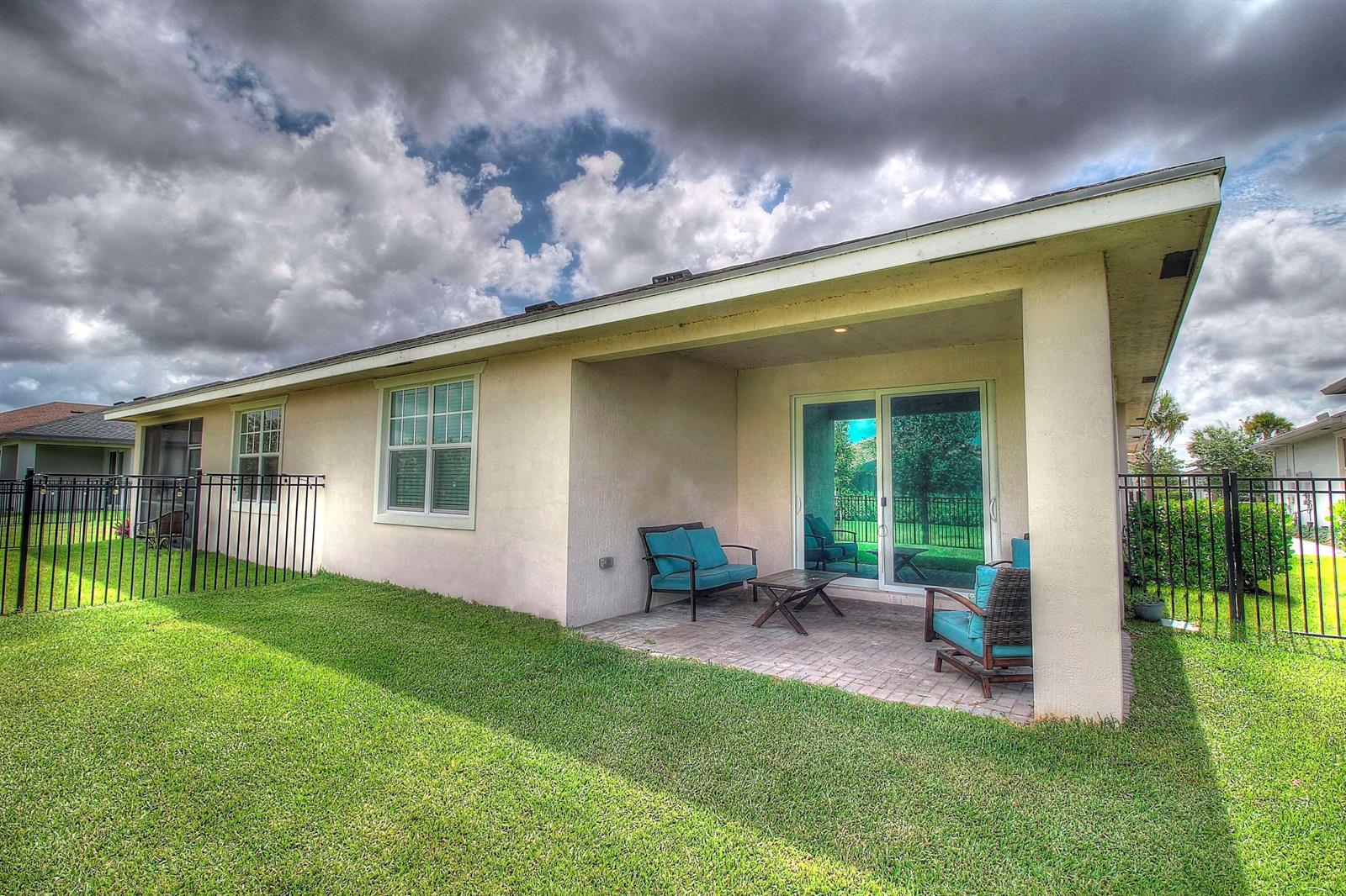 Ver detalles 3 / 2 1952 sq. ft. $ 2026-07-13 0 foto