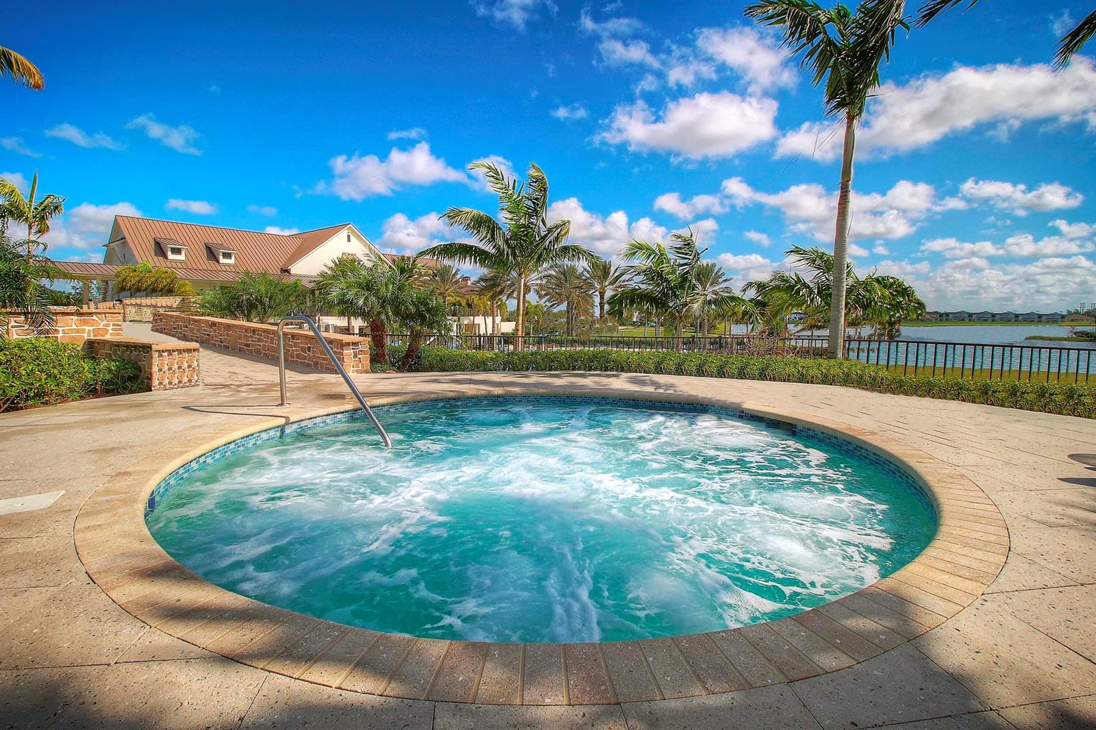 Ver detalles 3 / 2 1952 sq. ft. $ 2026-07-13 0 foto