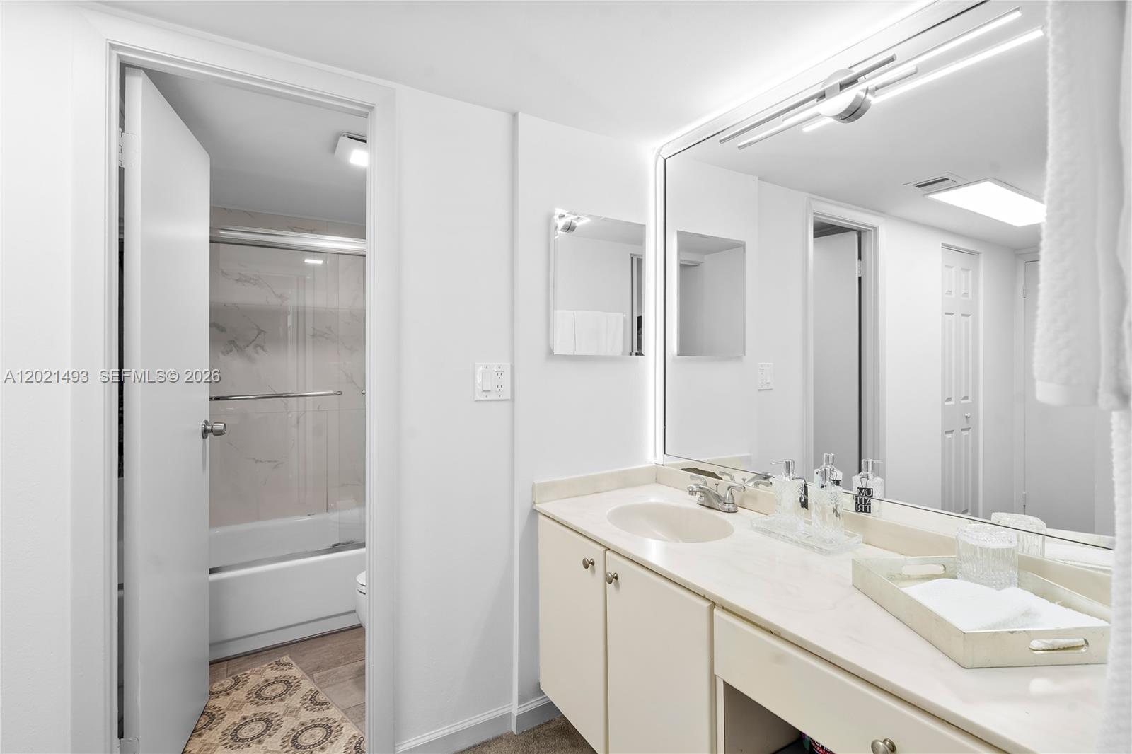 Photo of 20335 Country Club Dr  #404, Aventura, Florida, 33180 - 