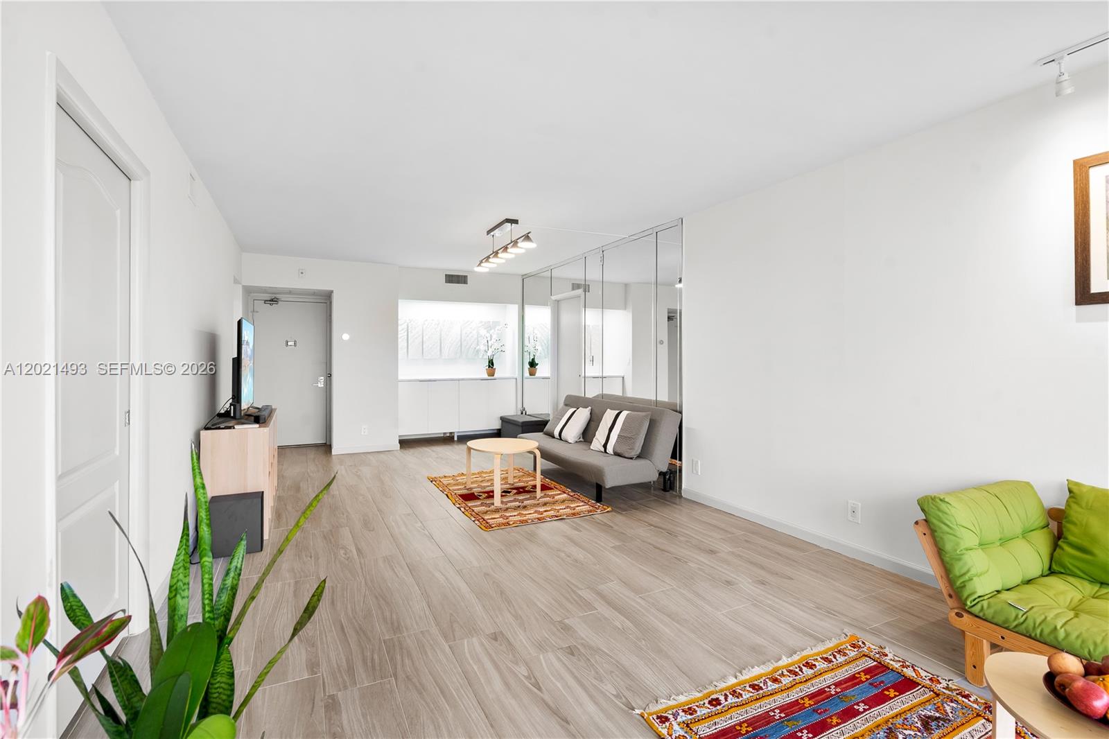 Photo of 20335 Country Club Dr  #404, Aventura, Florida, 33180 - 