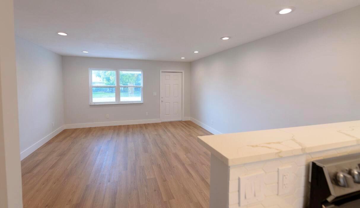   / 0 2076 sq. ft. $ 2026-06-21 0 foto