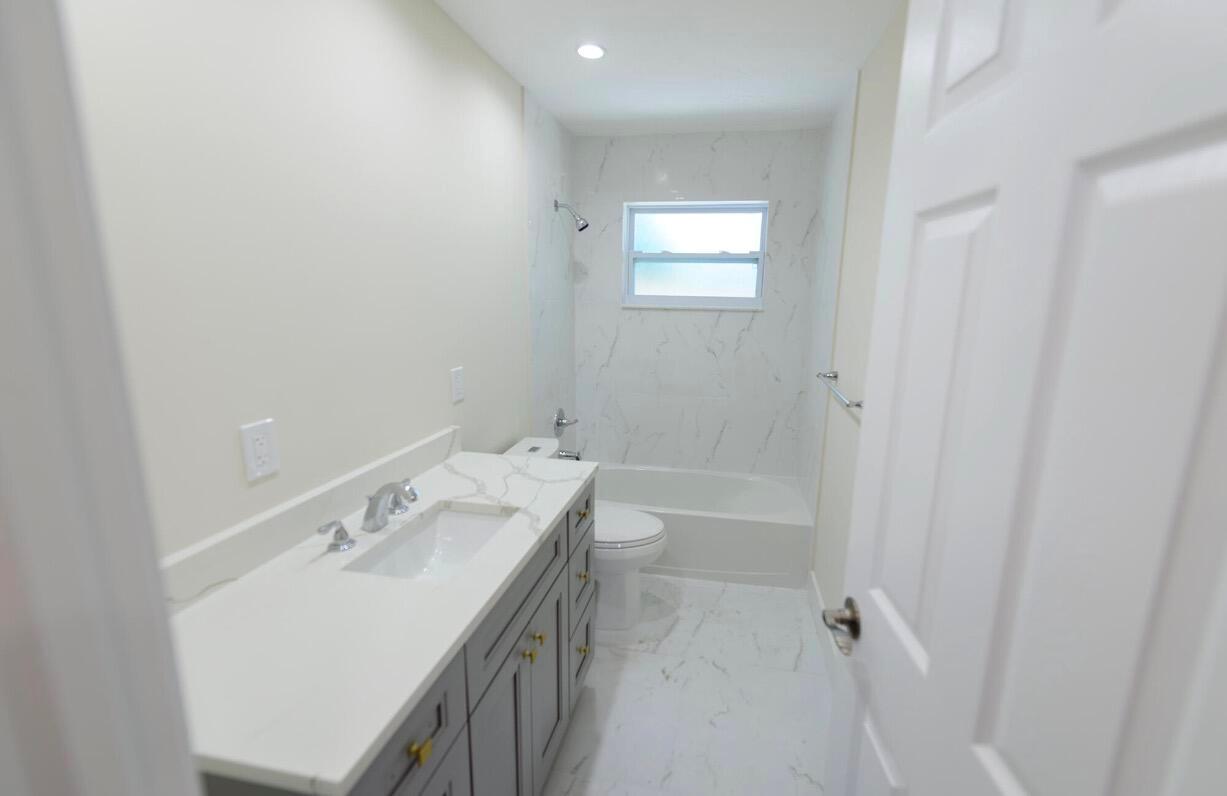   / 0 2076 sq. ft. $ 2026-06-21 0 foto
