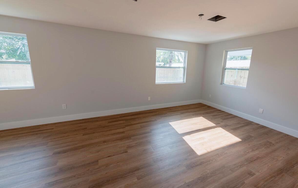   / 0 2076 sq. ft. $ 2026-06-21 0 foto