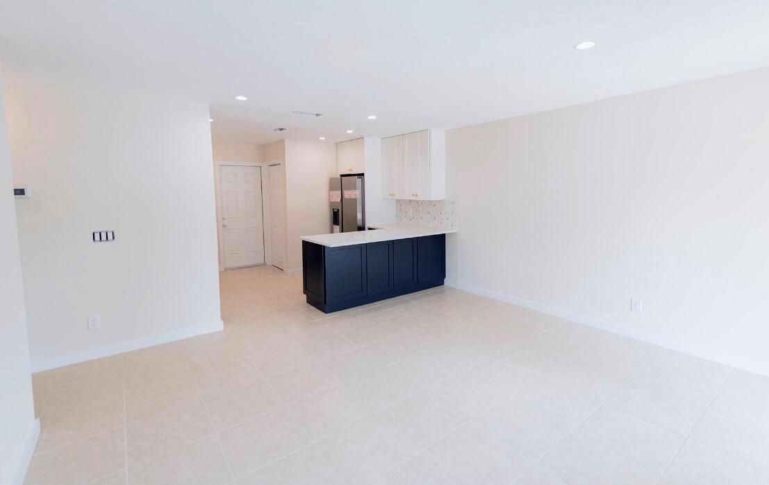   / 0 2076 sq. ft. $ 2026-06-21 0 foto
