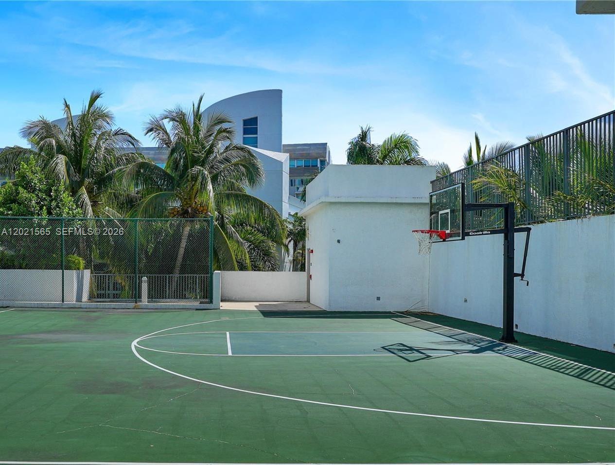 Photo of 3029 188th St #819, Aventura, Florida, 33180 - Half court