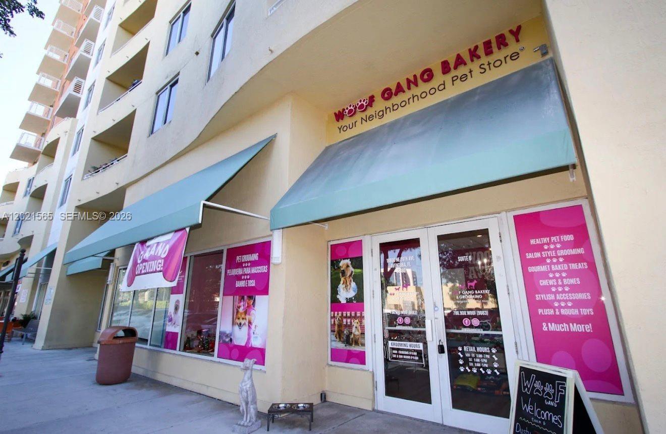 Photo of 3029 188th St #819, Aventura, Florida, 33180 - Dog Groomer close by.