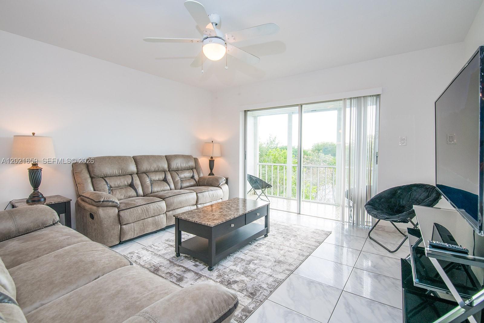 See details 502 2 / 2 992 sq. ft. $ 2026-05-19 0 Photo