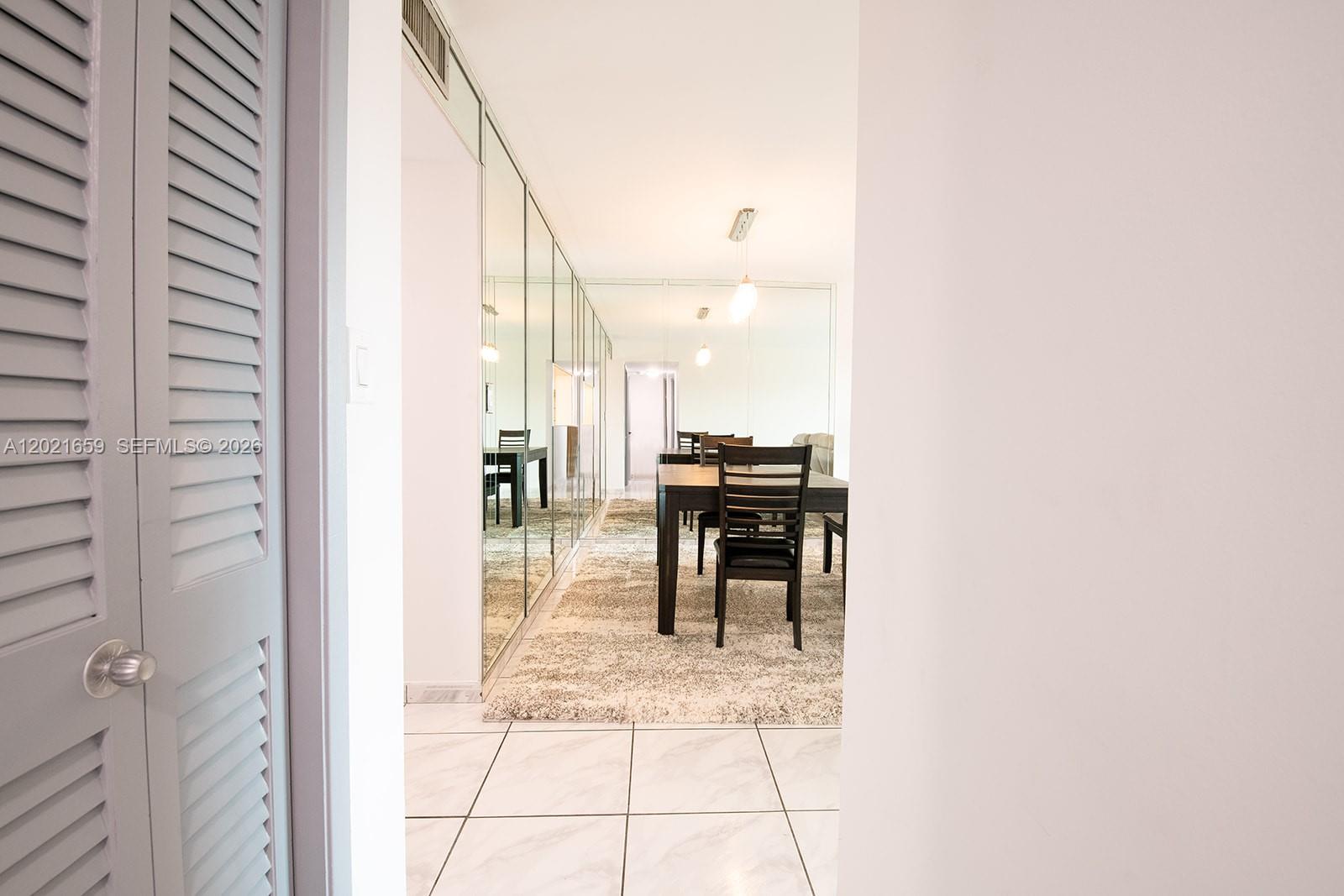 See details 502 2 / 2 992 sq. ft. $ 2026-05-19 0 Photo
