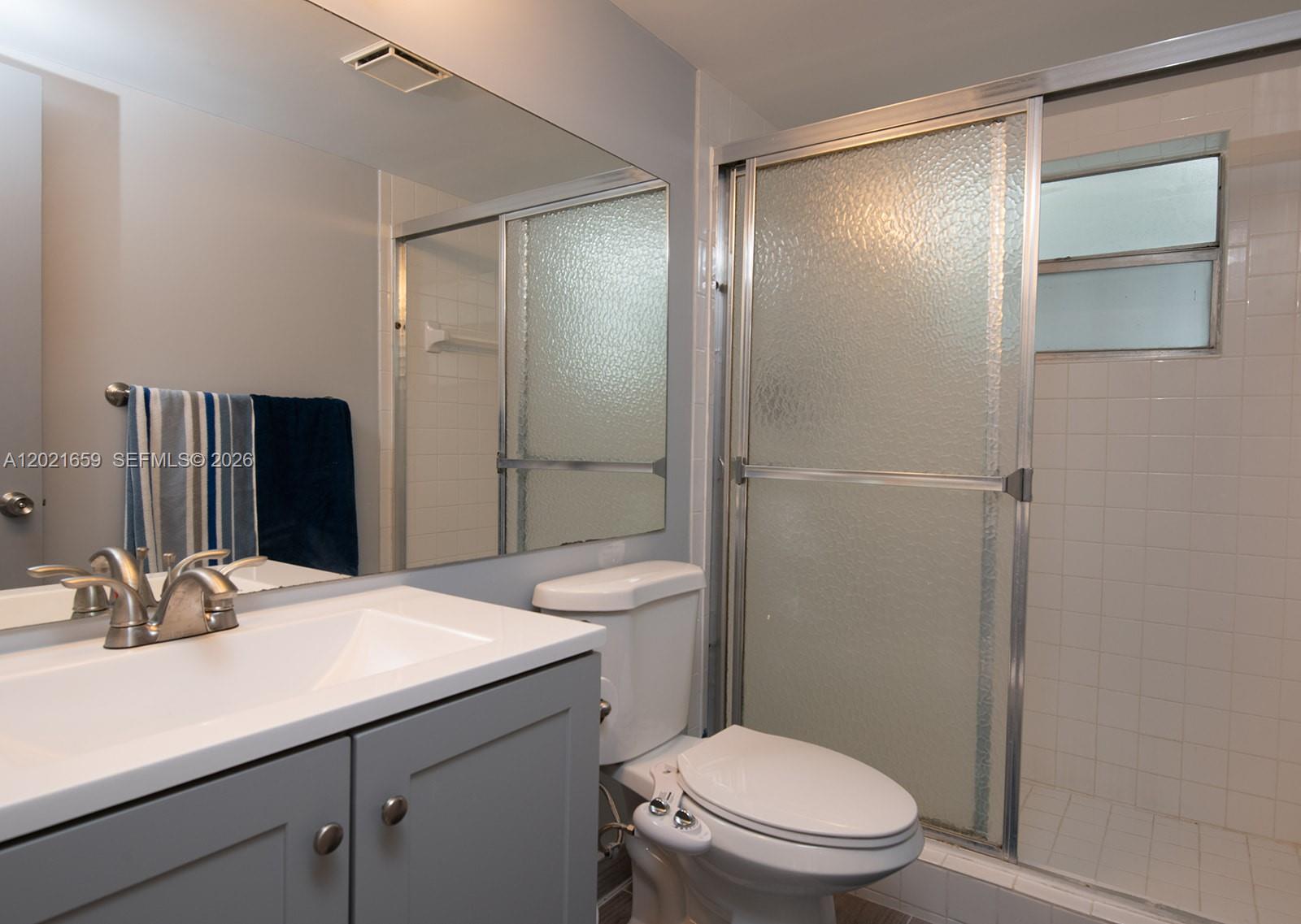 See details 502 2 / 2 992 sq. ft. $ 2026-05-19 0 Photo