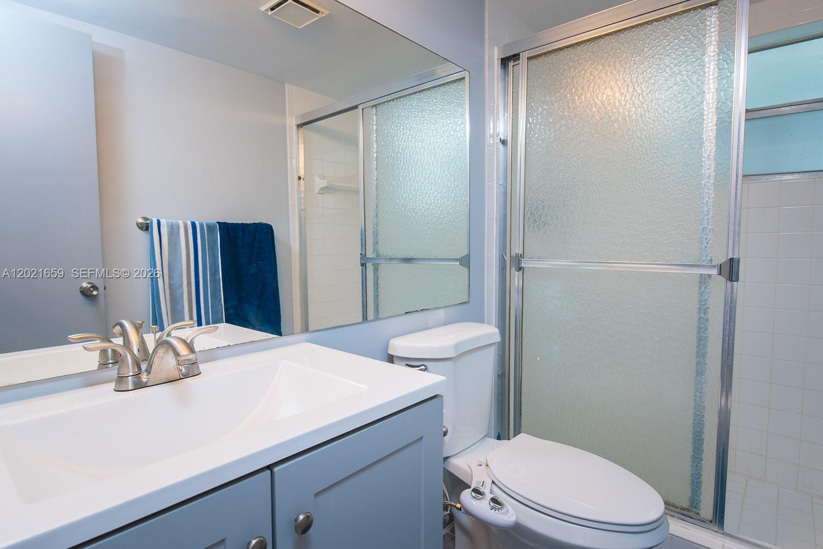See details 502 2 / 2 992 sq. ft. $ 2026-05-19 0 Photo