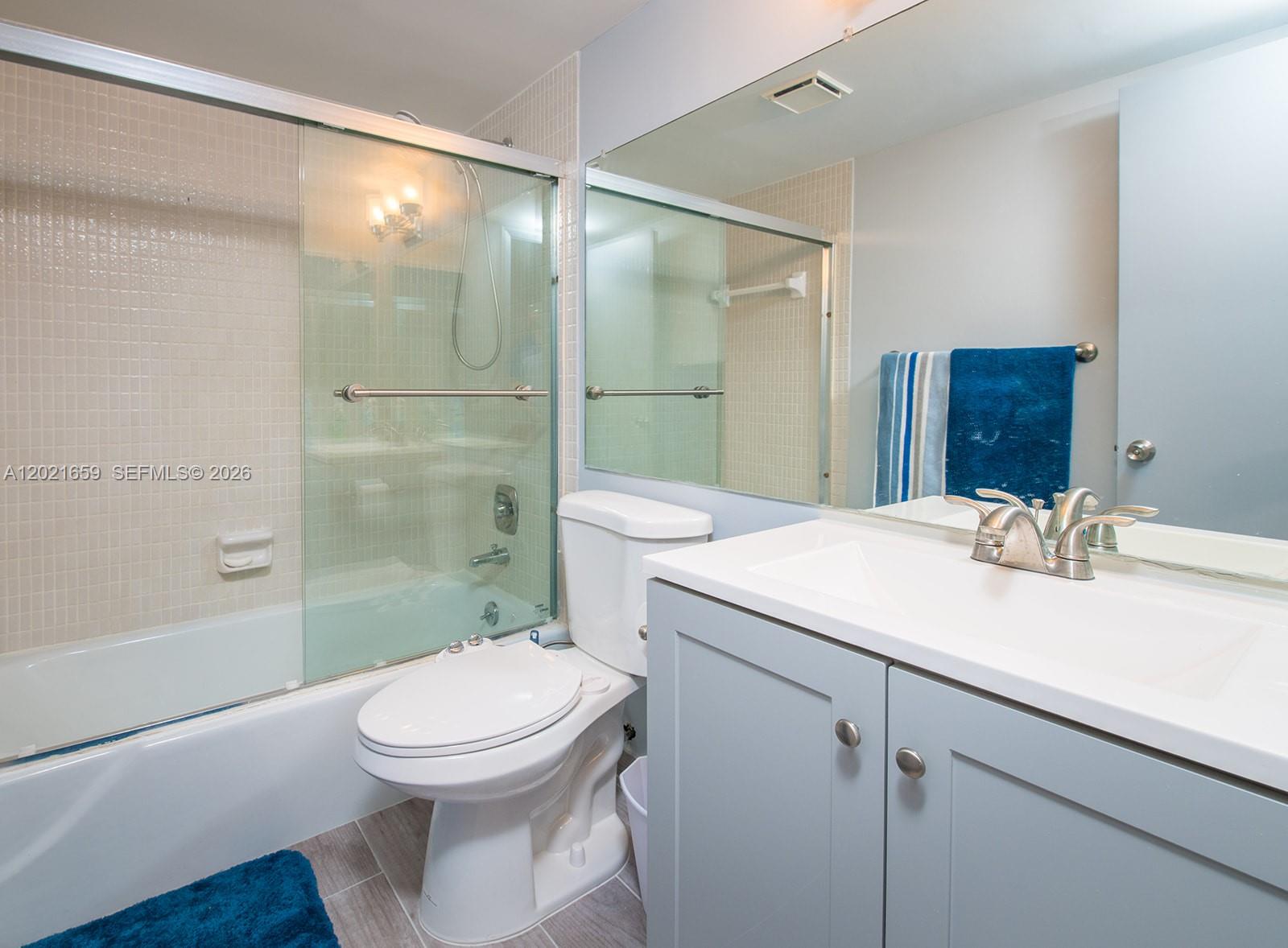 See details 502 2 / 2 992 sq. ft. $ 2026-05-19 0 Photo