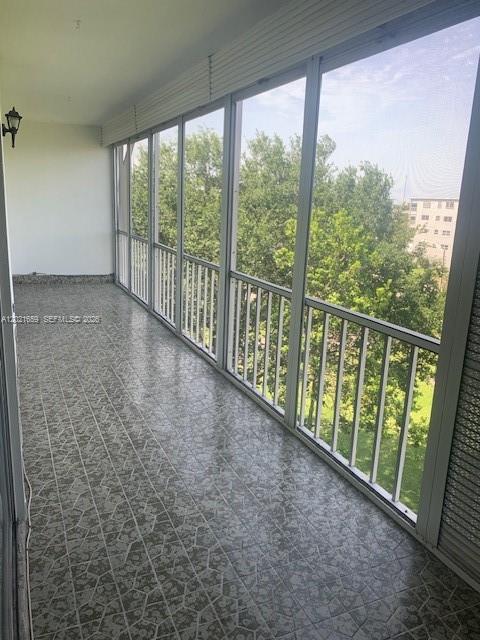 See details 502 2 / 2 992 sq. ft. $ 2026-05-19 0 Photo
