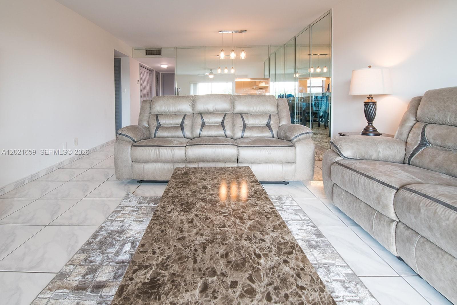 See details 502 2 / 2 992 sq. ft. $ 2026-05-19 0 Photo