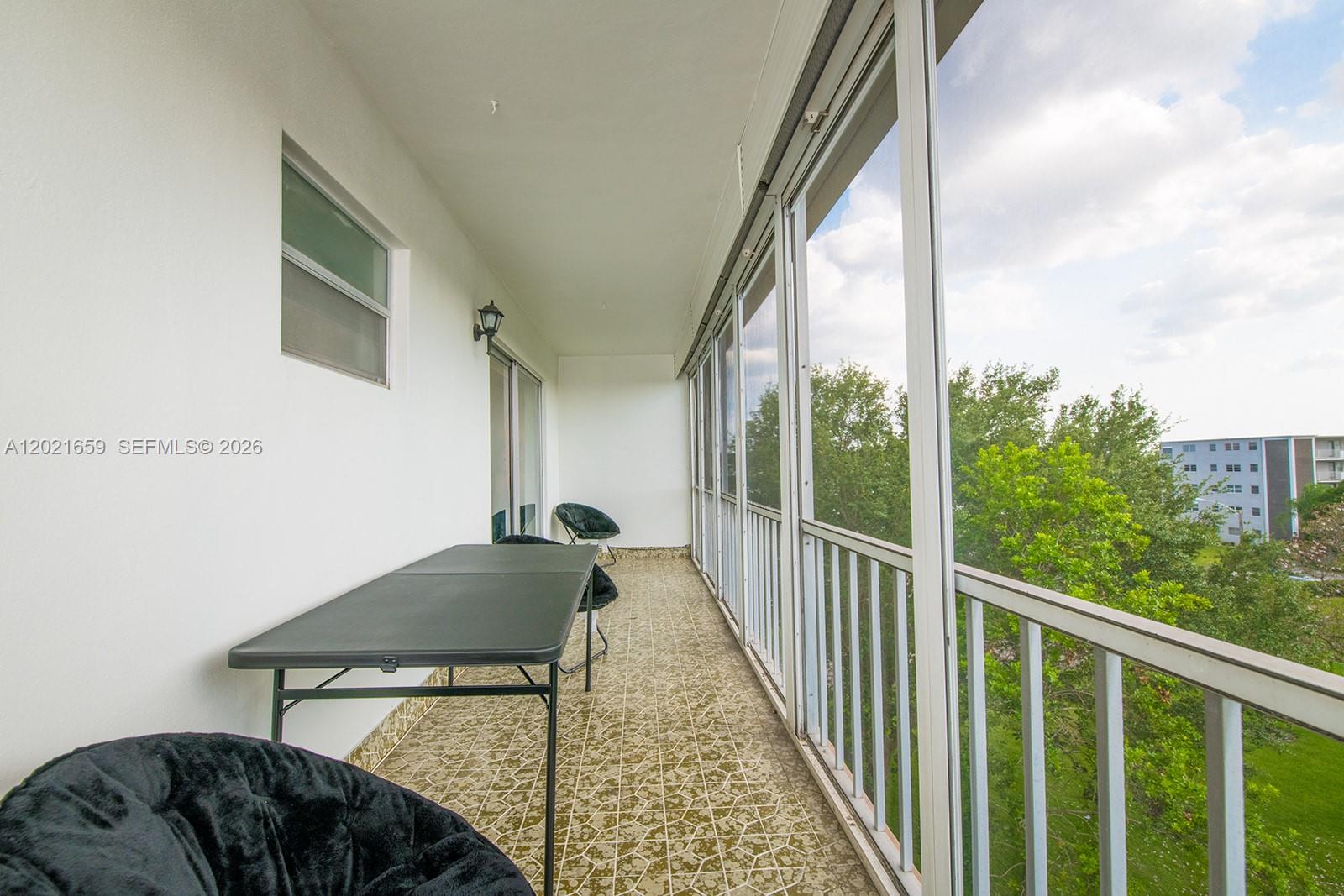 See details 502 2 / 2 992 sq. ft. $ 2026-05-19 0 Photo