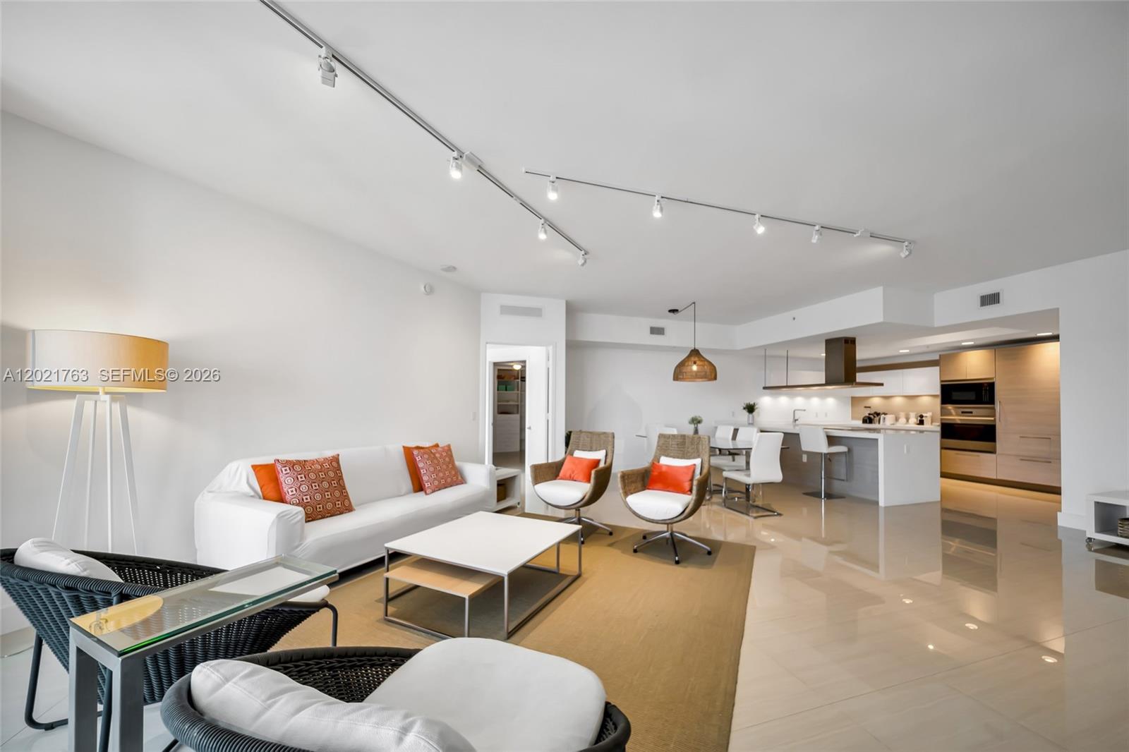 Photo of 17301 Biscayne Blvd #907, North Miami Beach, Florida, 33160 -