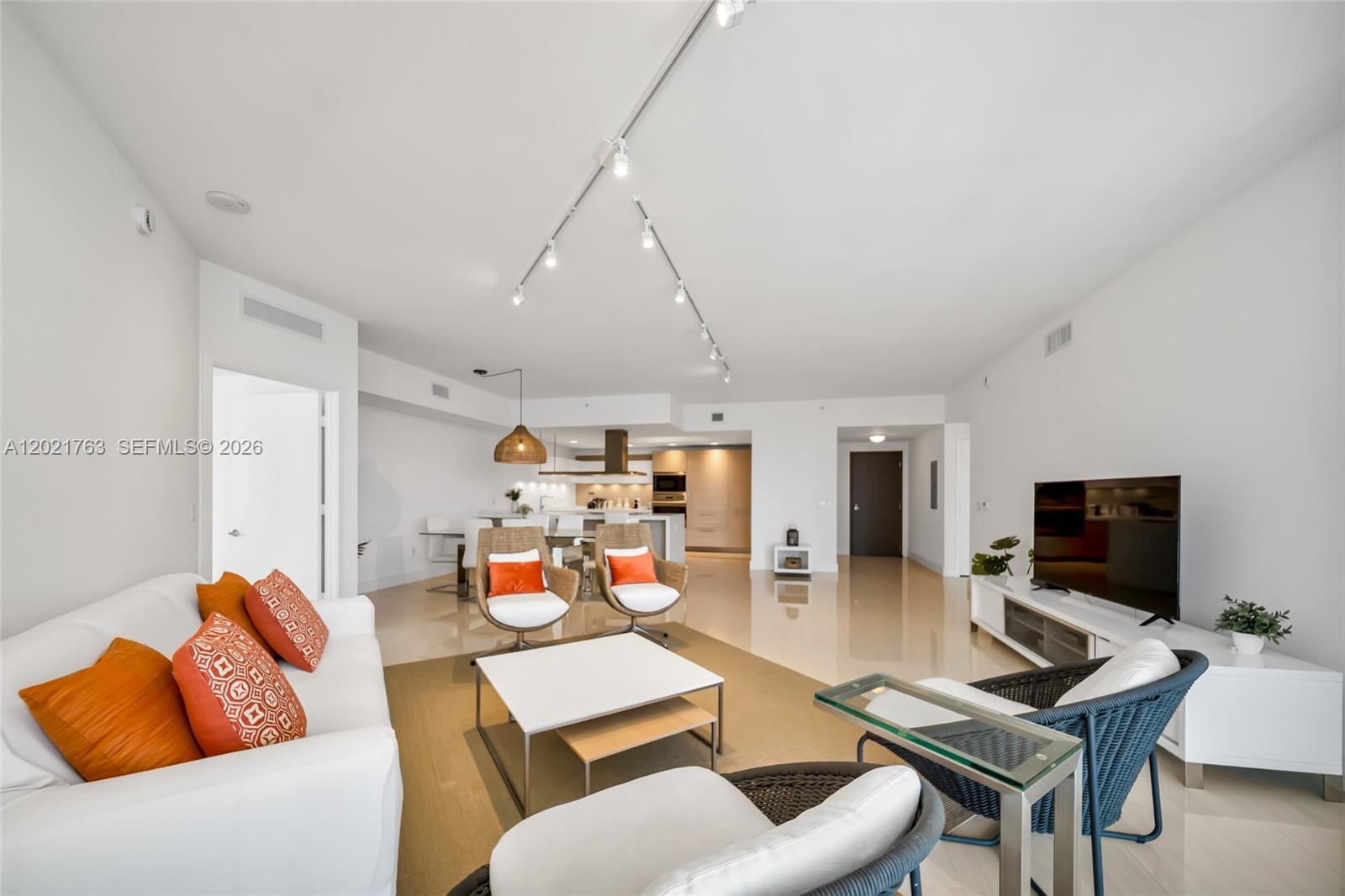 Photo of 17301 Biscayne Blvd #907, North Miami Beach, Florida, 33160 -