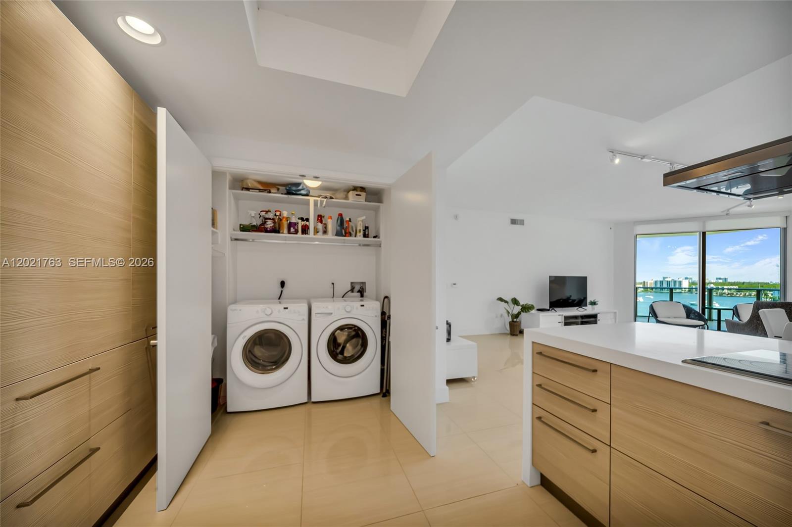 Photo of 17301 Biscayne Blvd #907, North Miami Beach, Florida, 33160 -