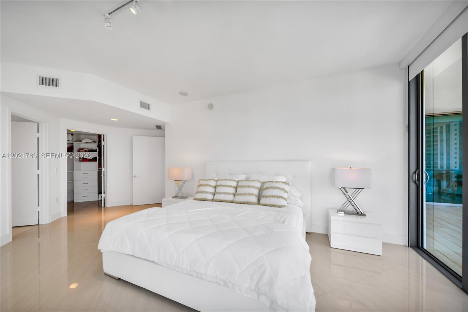 Photo of 17301 Biscayne Blvd #907, North Miami Beach, Florida, 33160 -