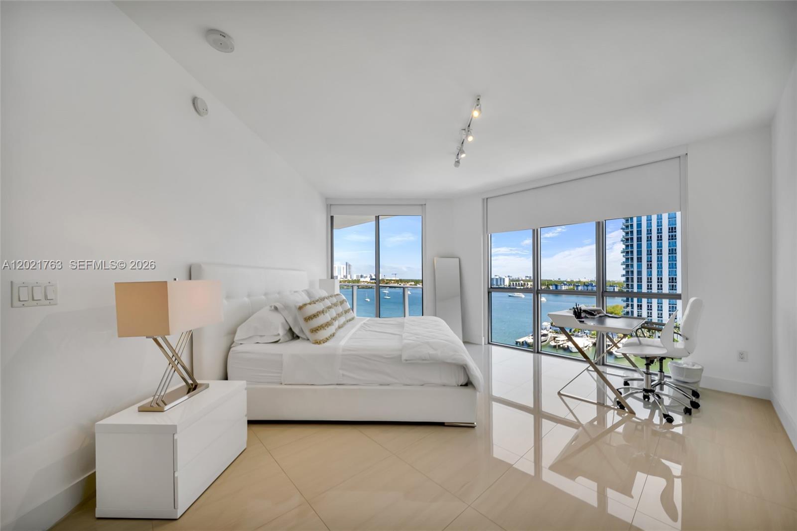 Photo of 17301 Biscayne Blvd #907, North Miami Beach, Florida, 33160 -