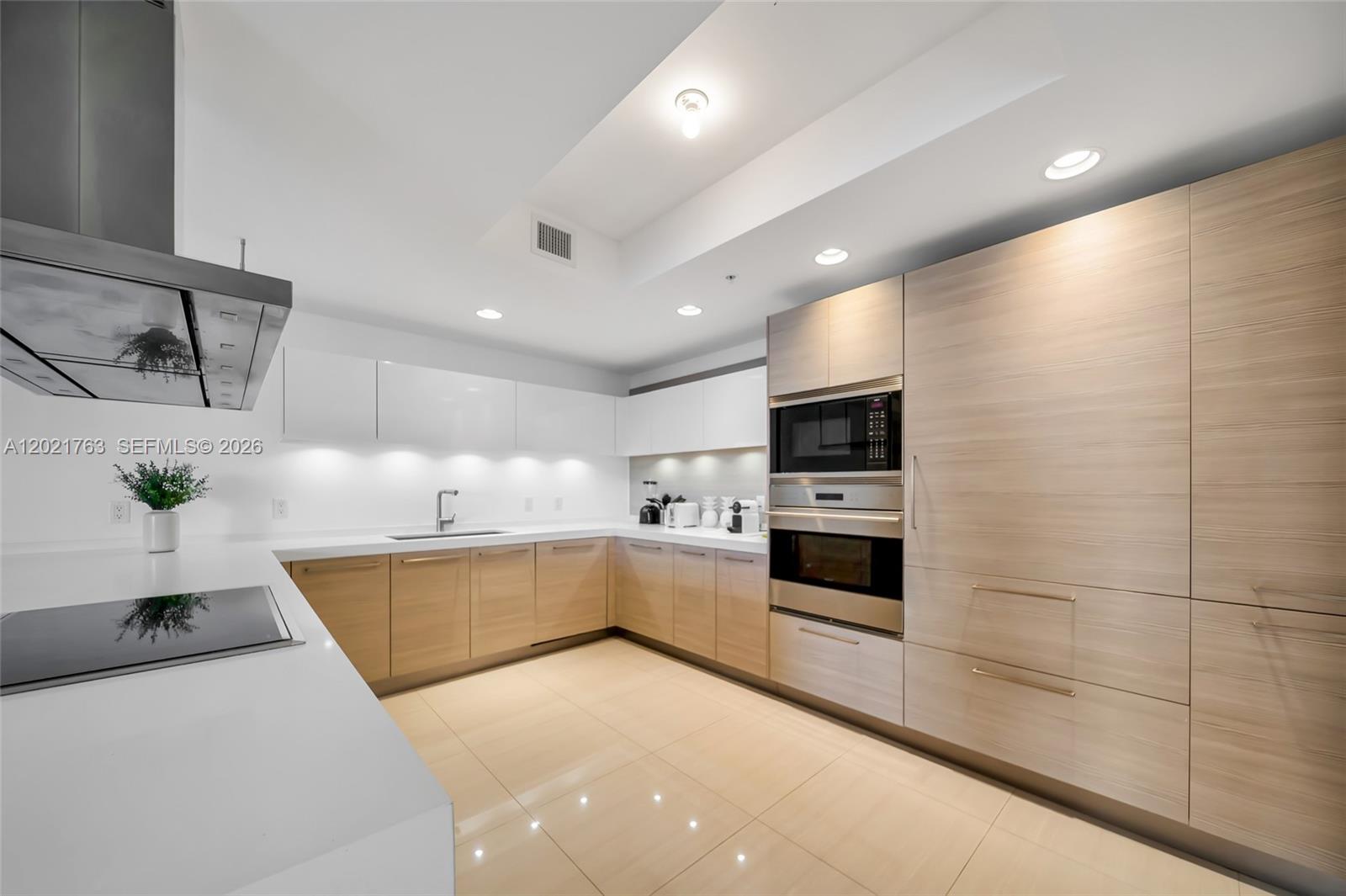 Photo of 17301 Biscayne Blvd #907, North Miami Beach, Florida, 33160 -