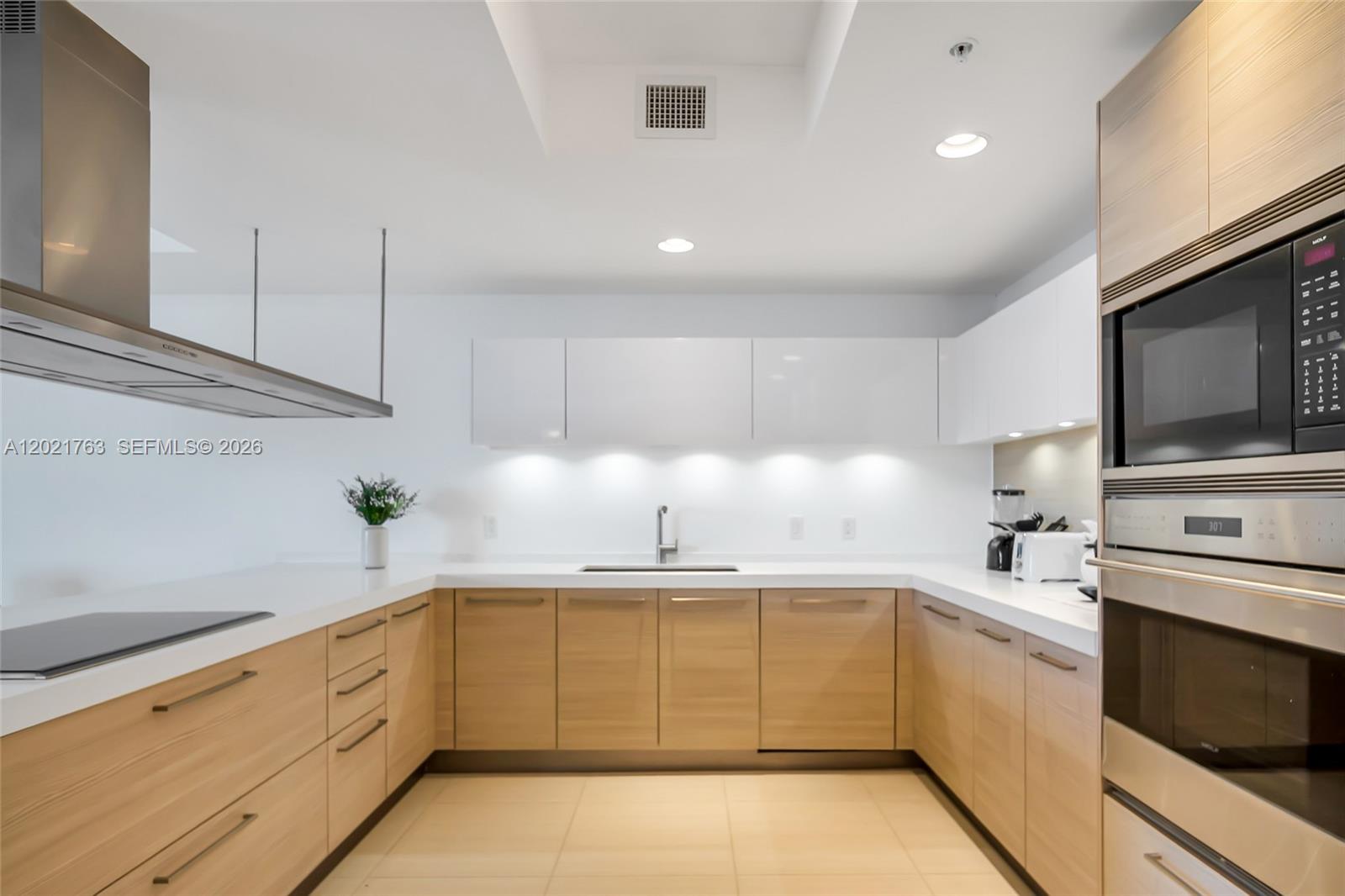 Photo of 17301 Biscayne Blvd #907, North Miami Beach, Florida, 33160 -
