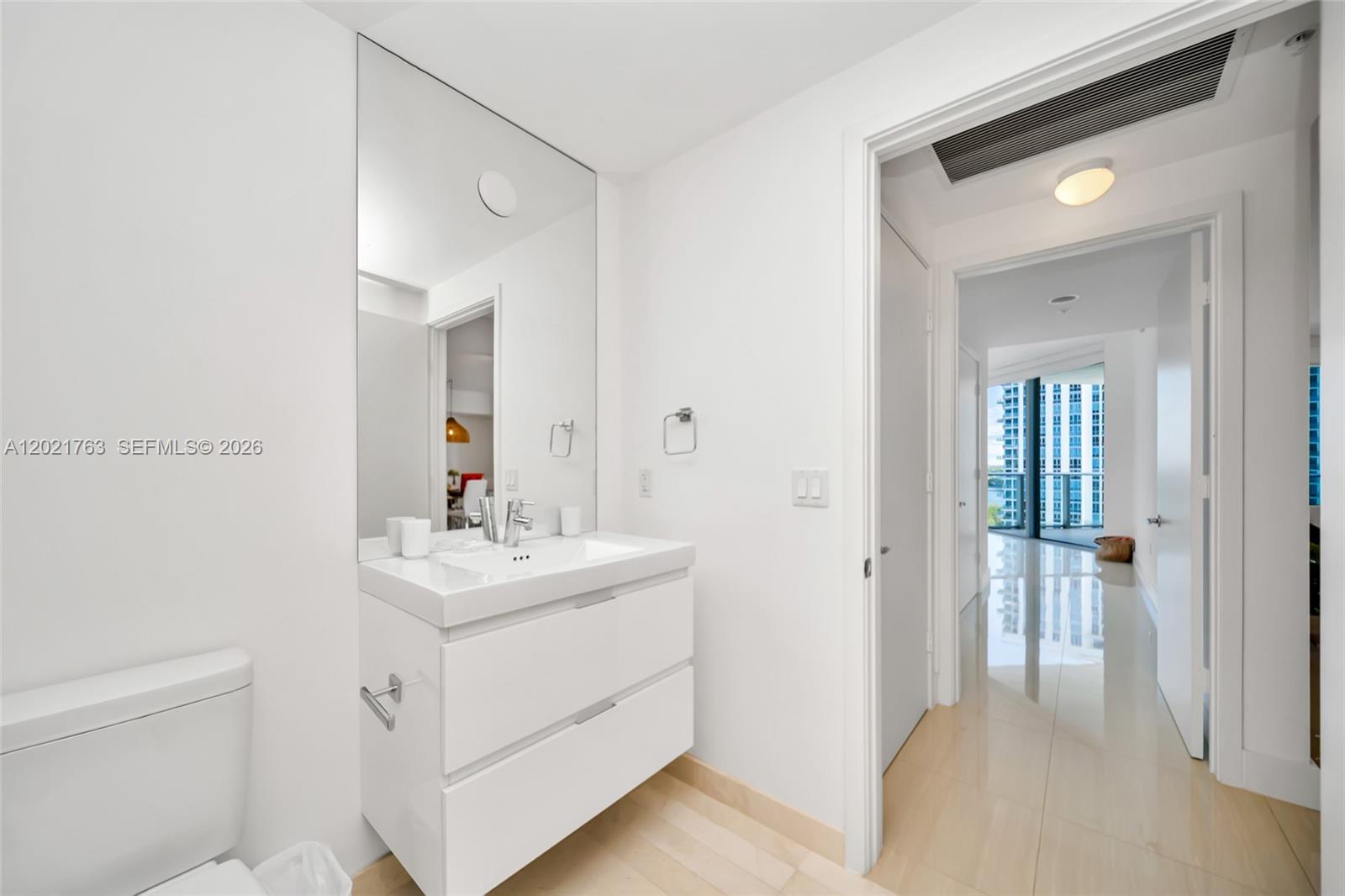 Photo of 17301 Biscayne Blvd #907, North Miami Beach, Florida, 33160 -