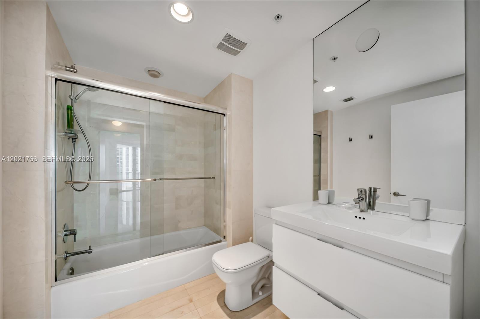 Photo of 17301 Biscayne Blvd #907, North Miami Beach, Florida, 33160 -